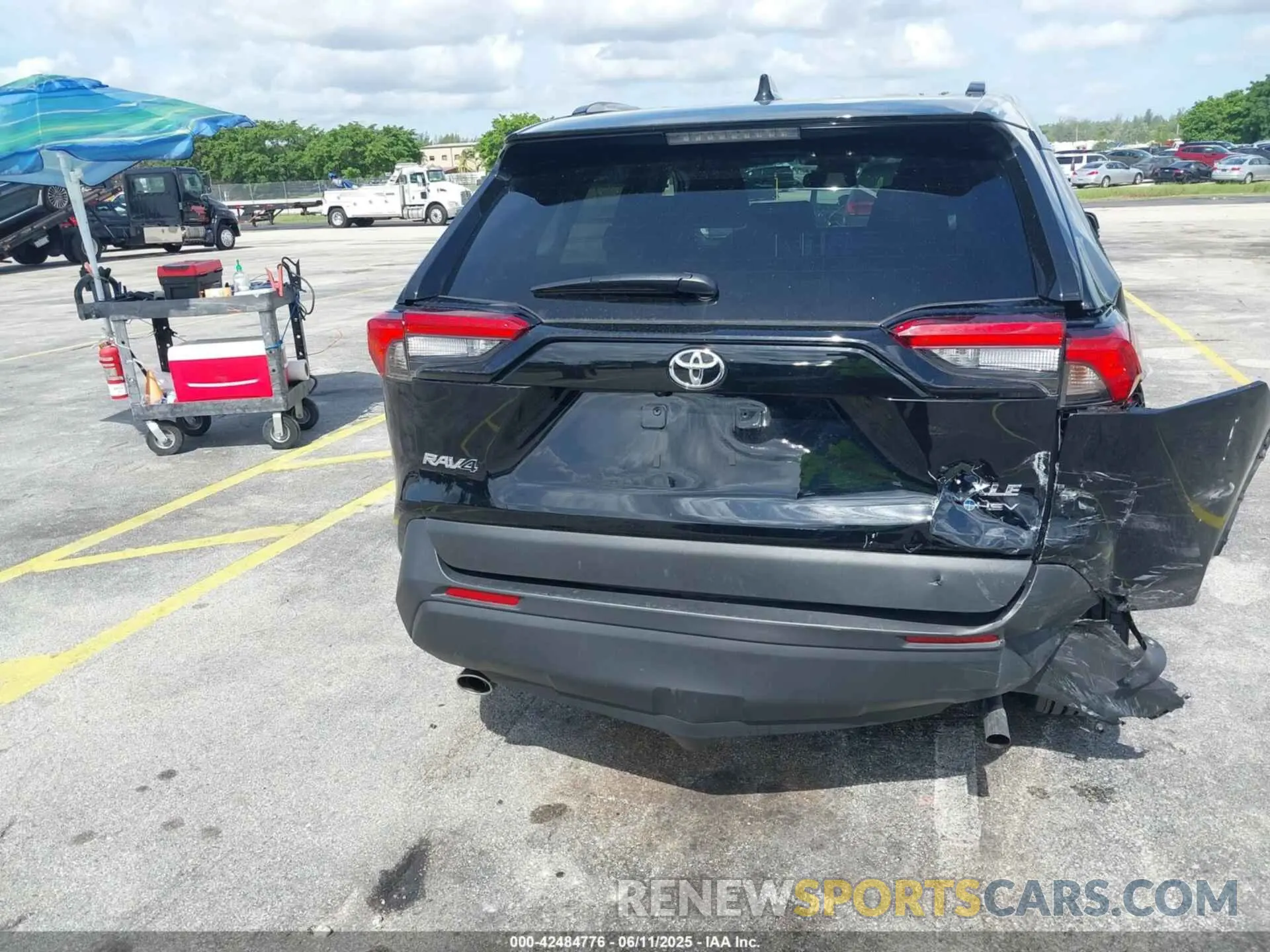 6 Photograph of a damaged car 4T3RWRFV1SU164675 TOYOTA RAV4 HYBRID 2025