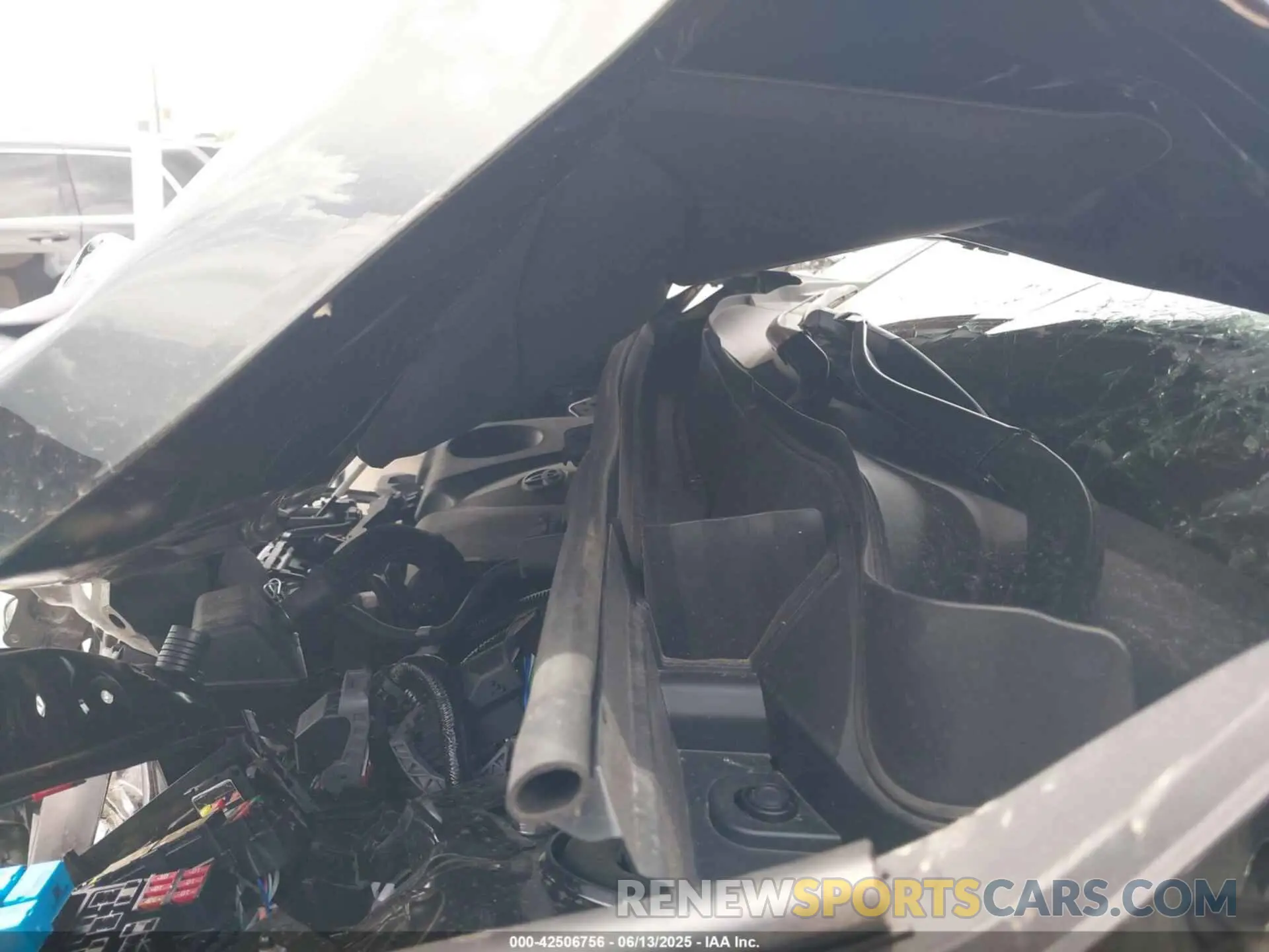10 Photograph of a damaged car 4T3RWRFV5SU177851 TOYOTA RAV4 HYBRID 2025