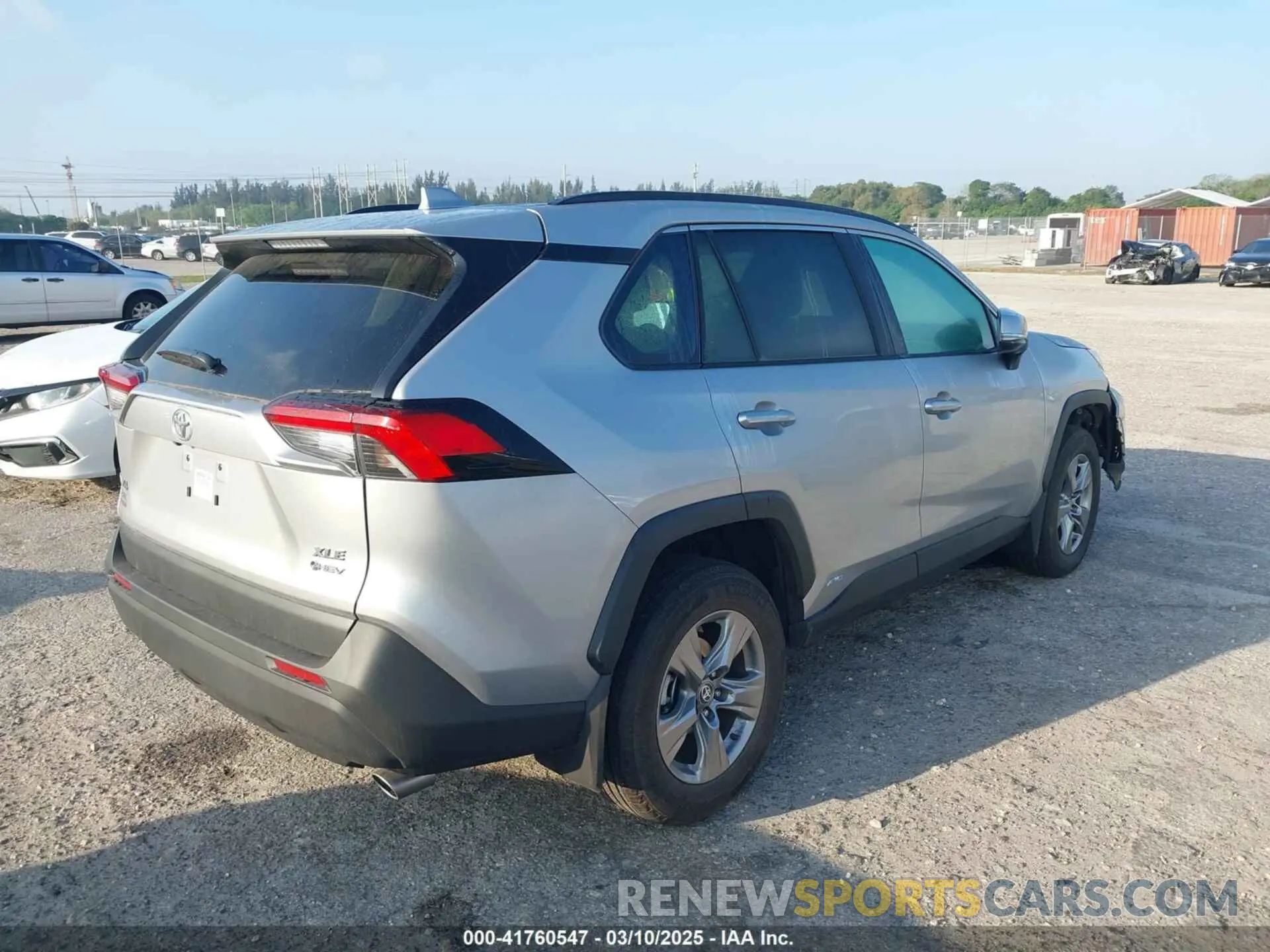 4 Photograph of a damaged car 4T3RWRFV9SU167226 TOYOTA RAV4 HYBRID 2025
