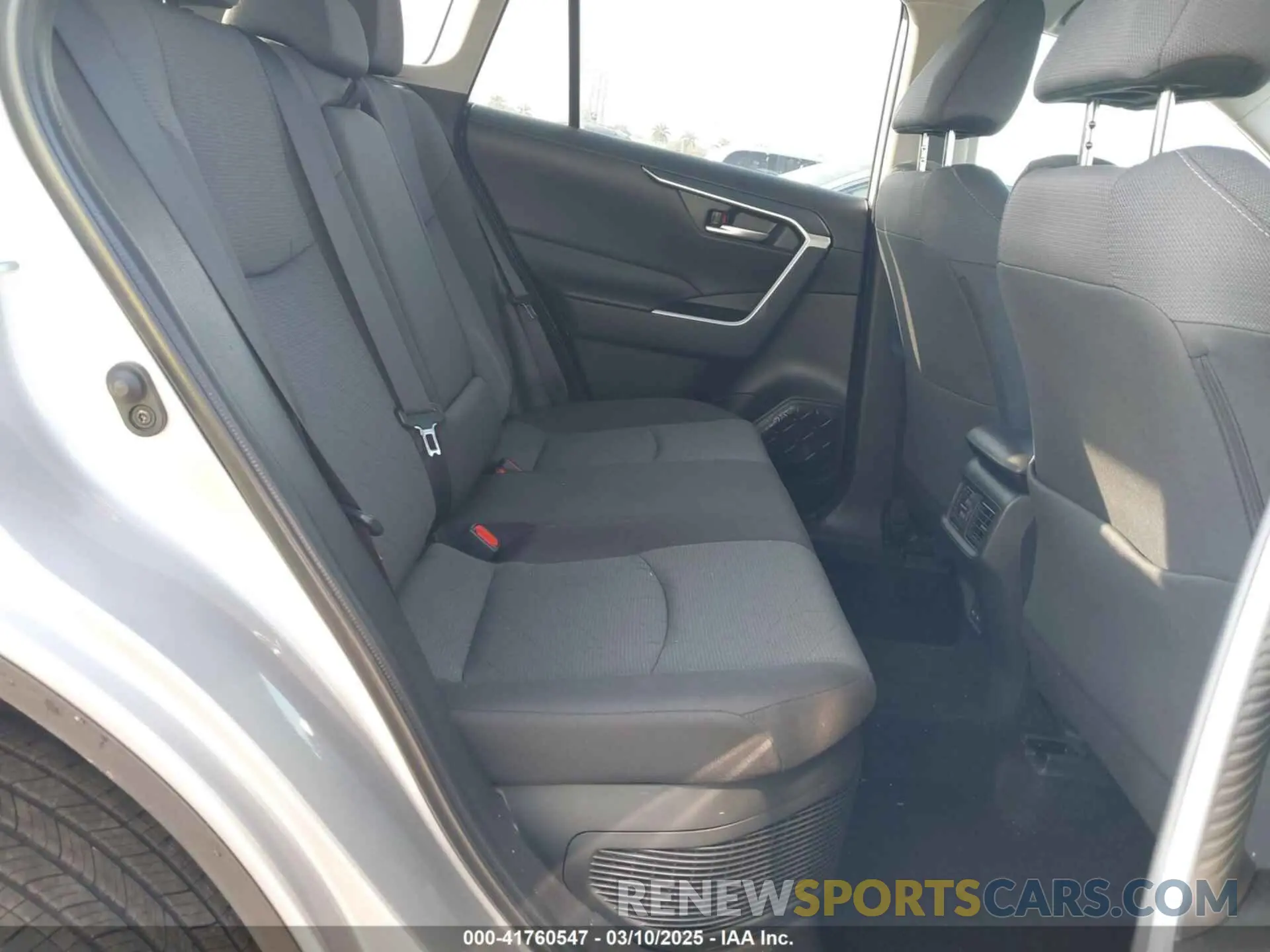 8 Photograph of a damaged car 4T3RWRFV9SU167226 TOYOTA RAV4 HYBRID 2025