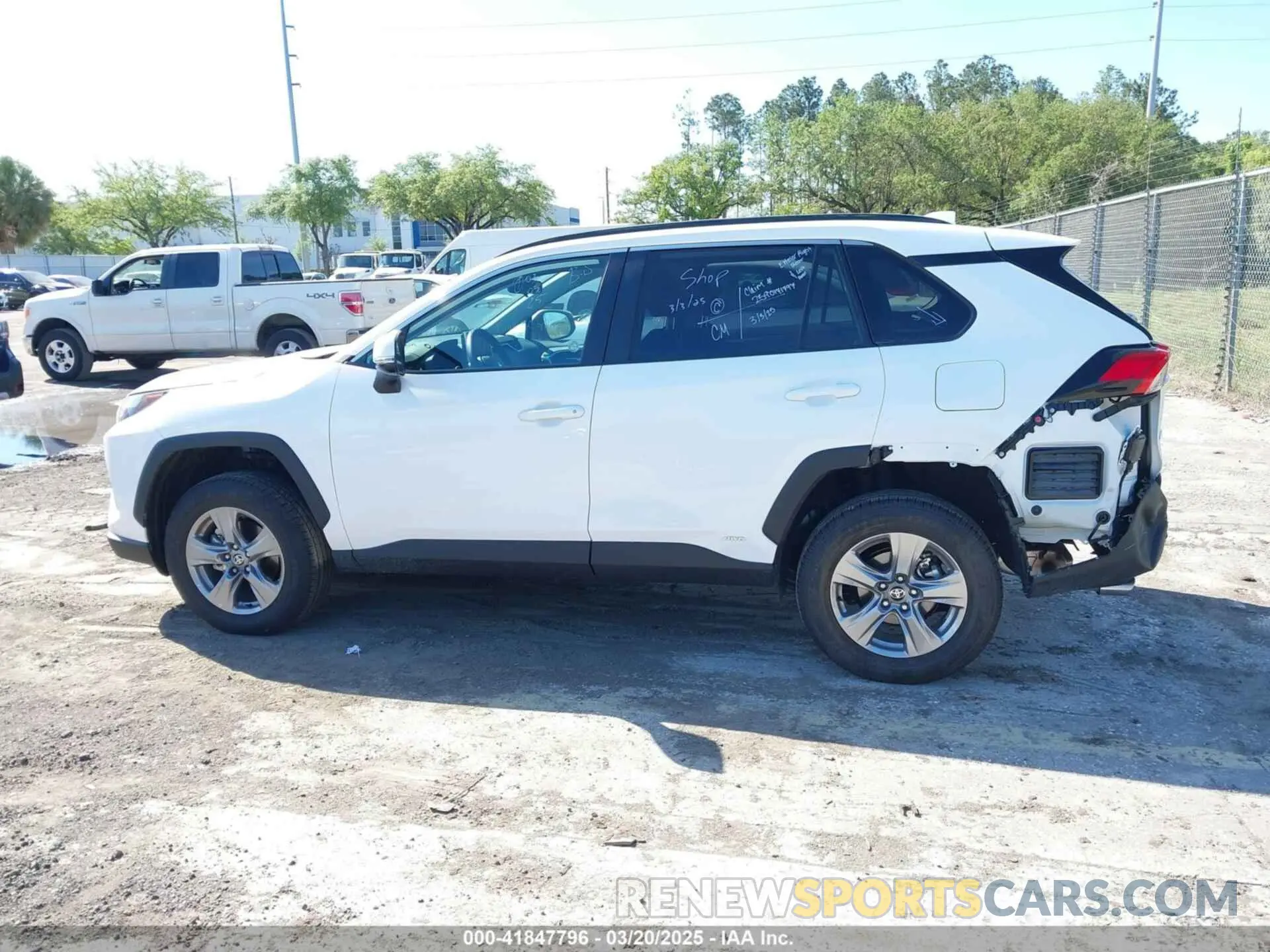 14 Photograph of a damaged car 4T3RWRFVXSU166151 TOYOTA RAV4 HYBRID 2025