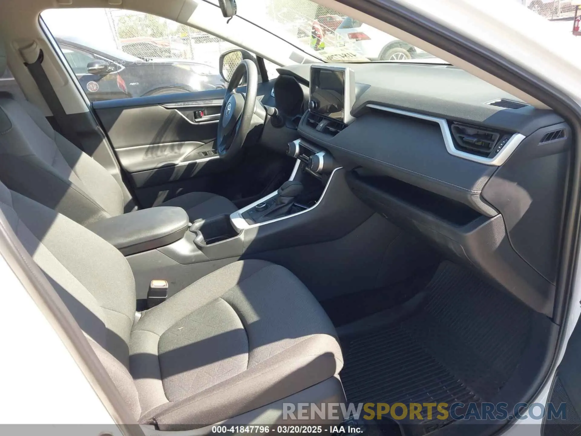 5 Photograph of a damaged car 4T3RWRFVXSU166151 TOYOTA RAV4 HYBRID 2025