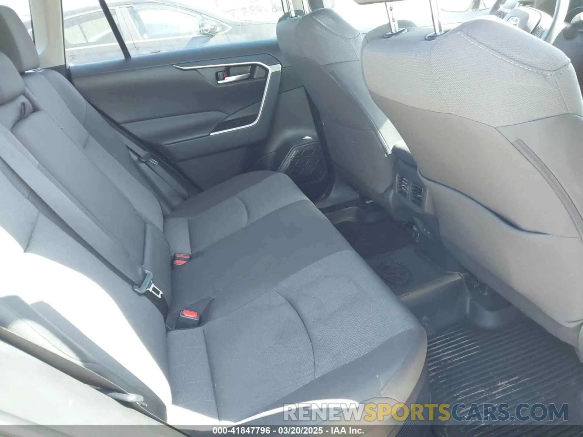 8 Photograph of a damaged car 4T3RWRFVXSU166151 TOYOTA RAV4 HYBRID 2025