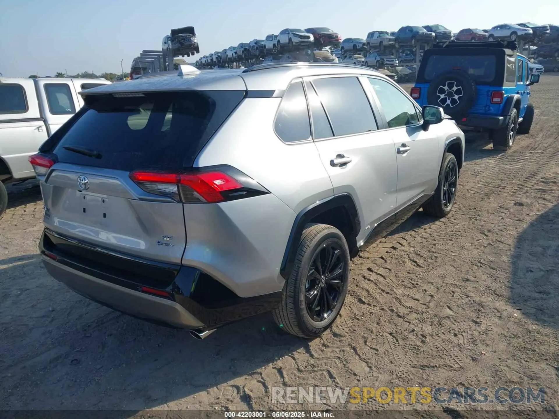 4 Photograph of a damaged car JTM16RFVXSJ065252 TOYOTA RAV4 HYBRID 2025