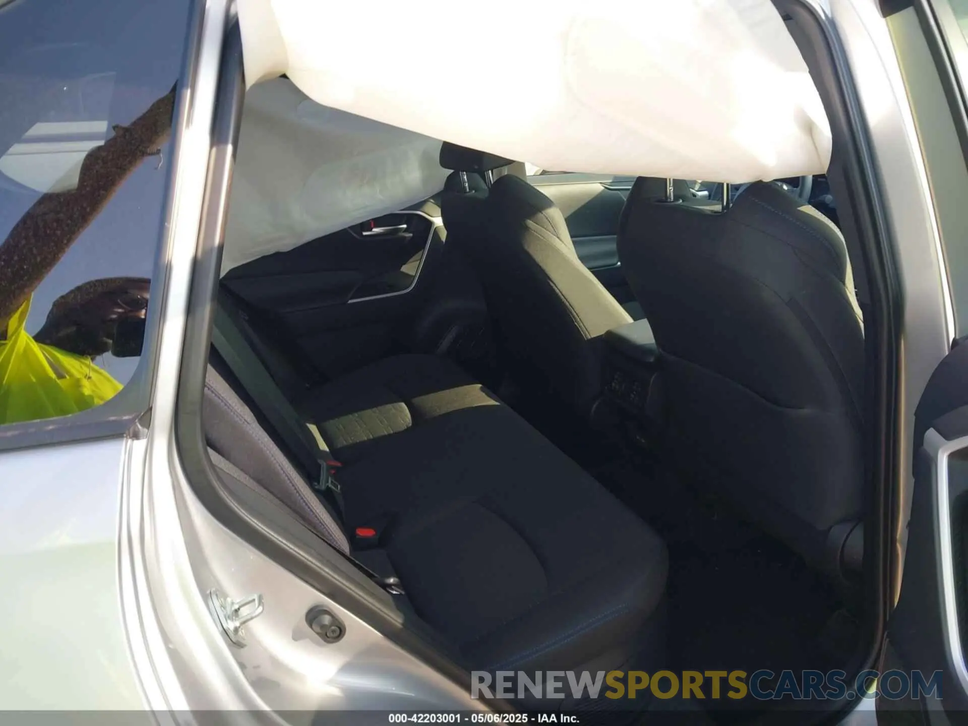8 Photograph of a damaged car JTM16RFVXSJ065252 TOYOTA RAV4 HYBRID 2025
