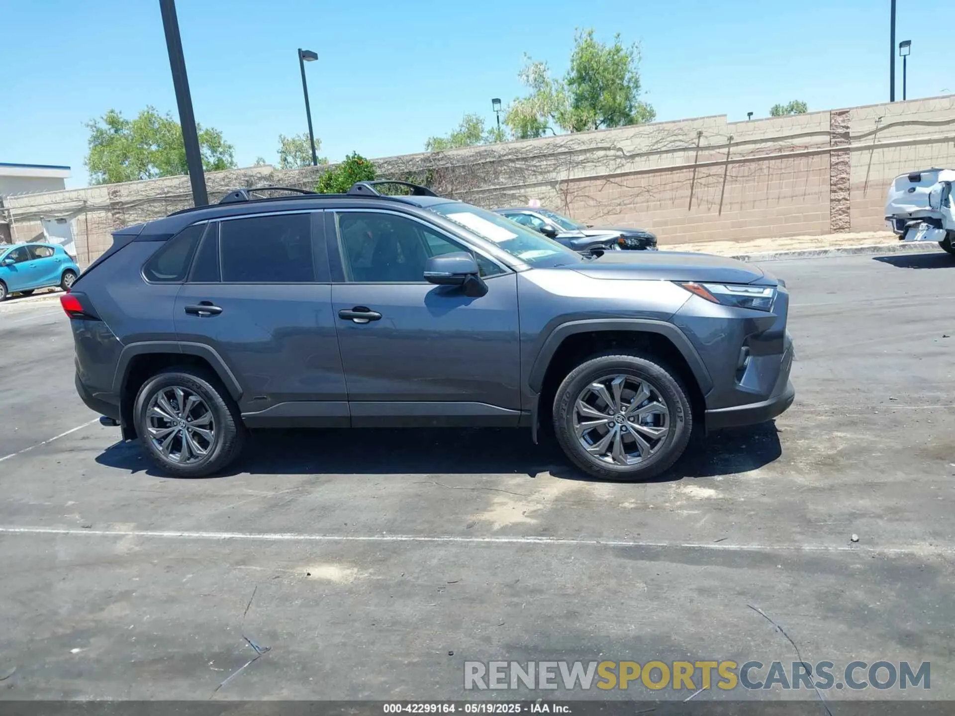 14 Photograph of a damaged car JTMB6RFV4SJ074842 TOYOTA RAV4 HYBRID 2025