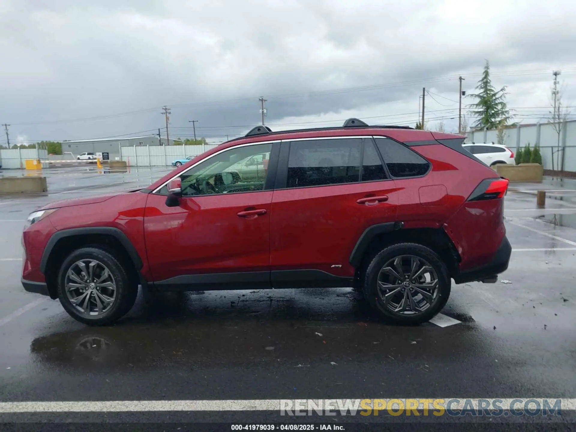 15 Photograph of a damaged car JTMB6RFV6SD156635 TOYOTA RAV4 HYBRID 2025