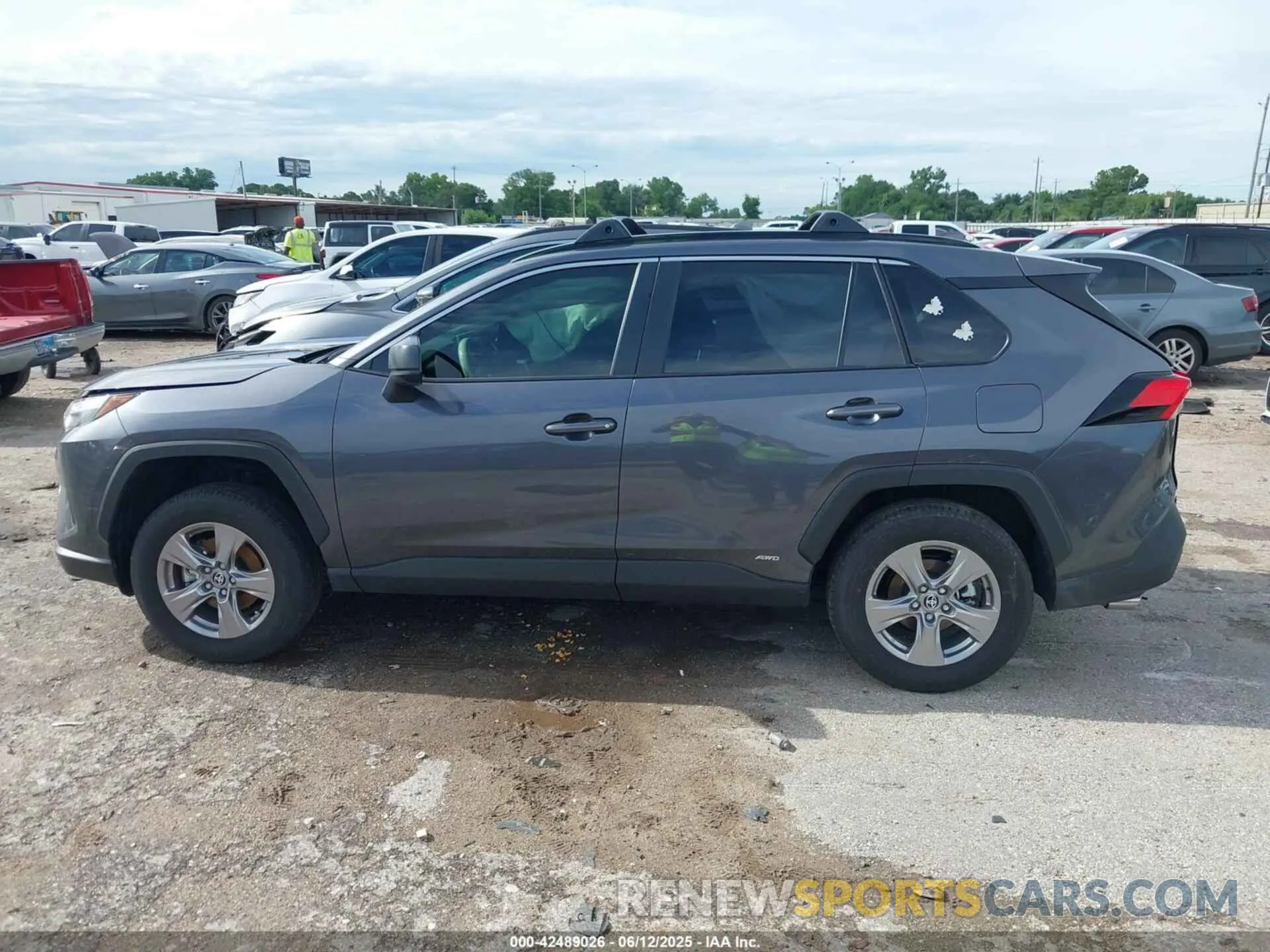 14 Photograph of a damaged car JTMLWRFV2SD297271 TOYOTA RAV4 HYBRID 2025