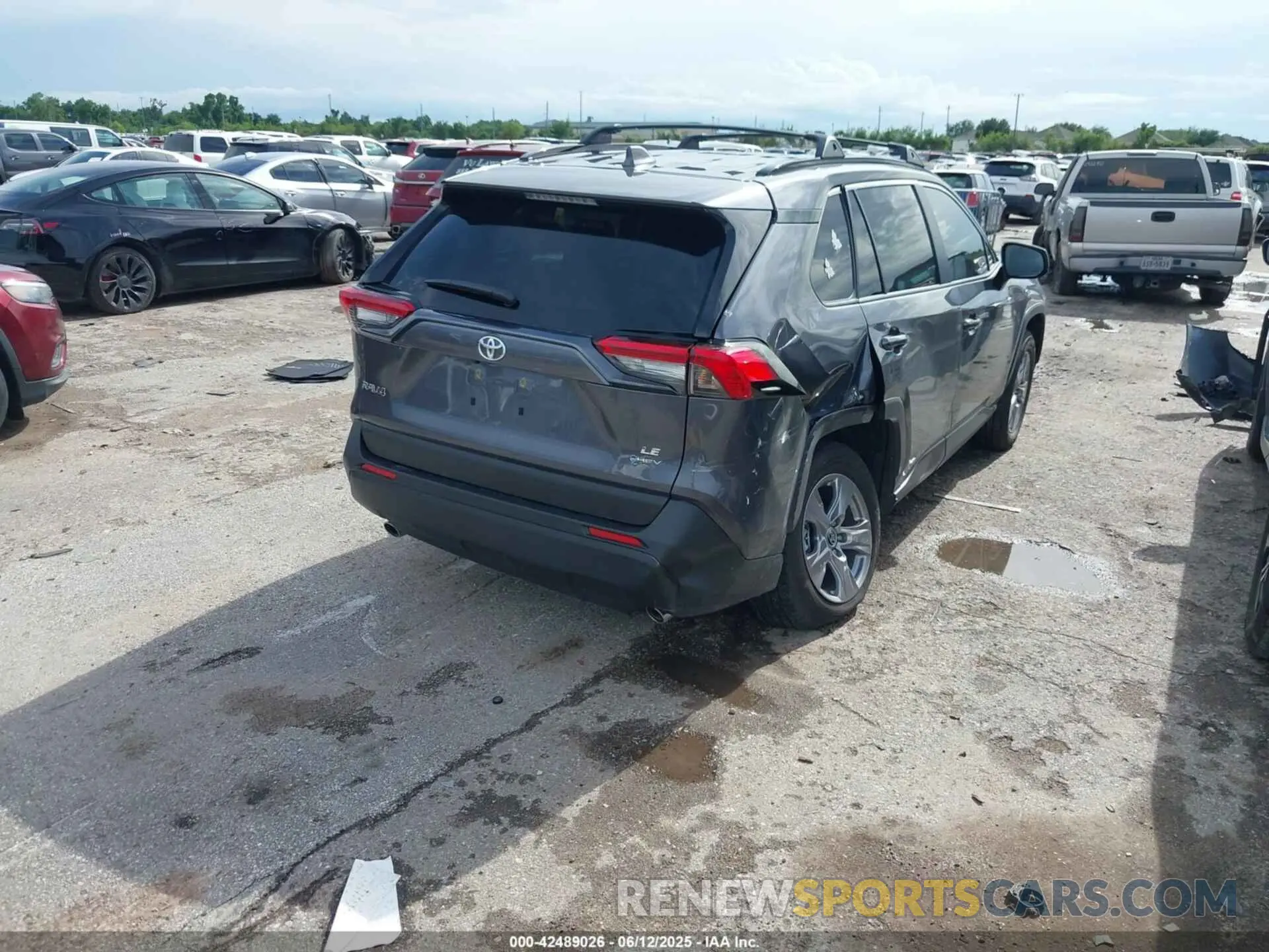 4 Photograph of a damaged car JTMLWRFV2SD297271 TOYOTA RAV4 HYBRID 2025