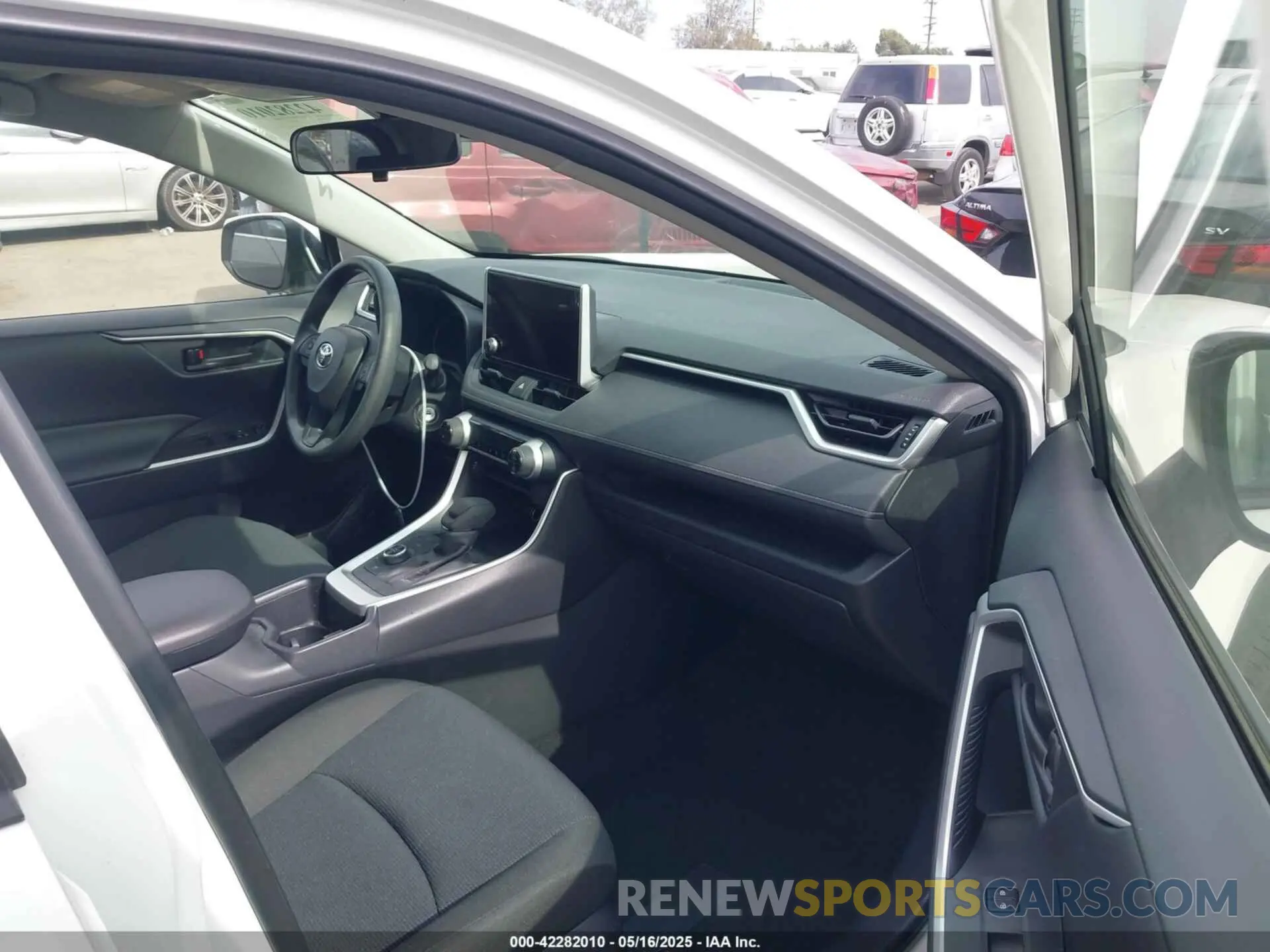 5 Photograph of a damaged car JTMMWRFV1SD287433 TOYOTA RAV4 HYBRID 2025