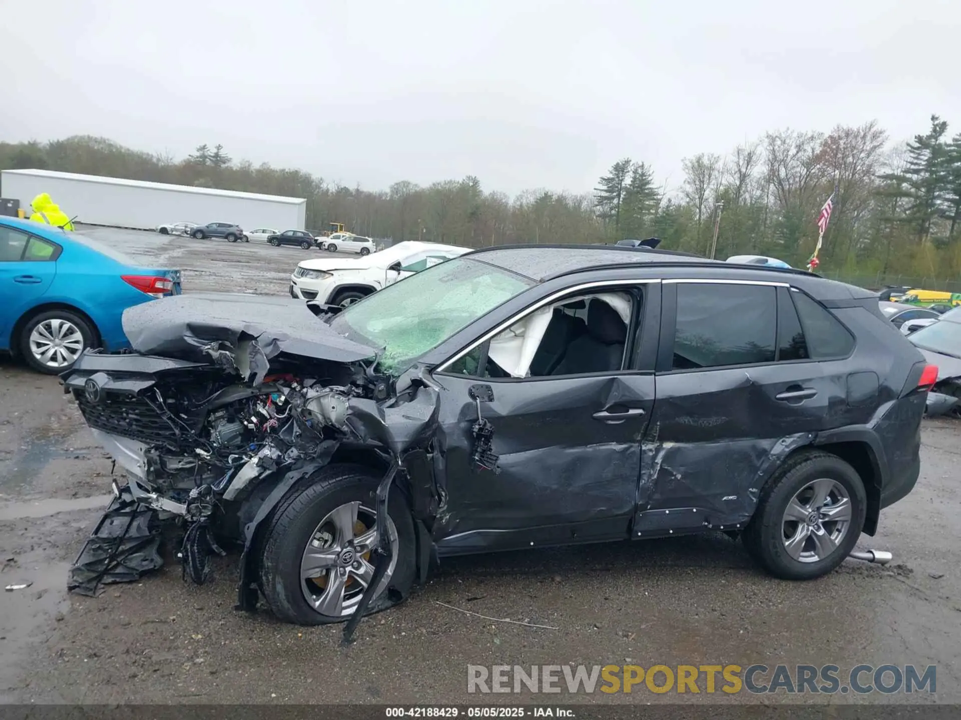18 Photograph of a damaged car JTMMWRFV7SD296380 TOYOTA RAV4 HYBRID 2025