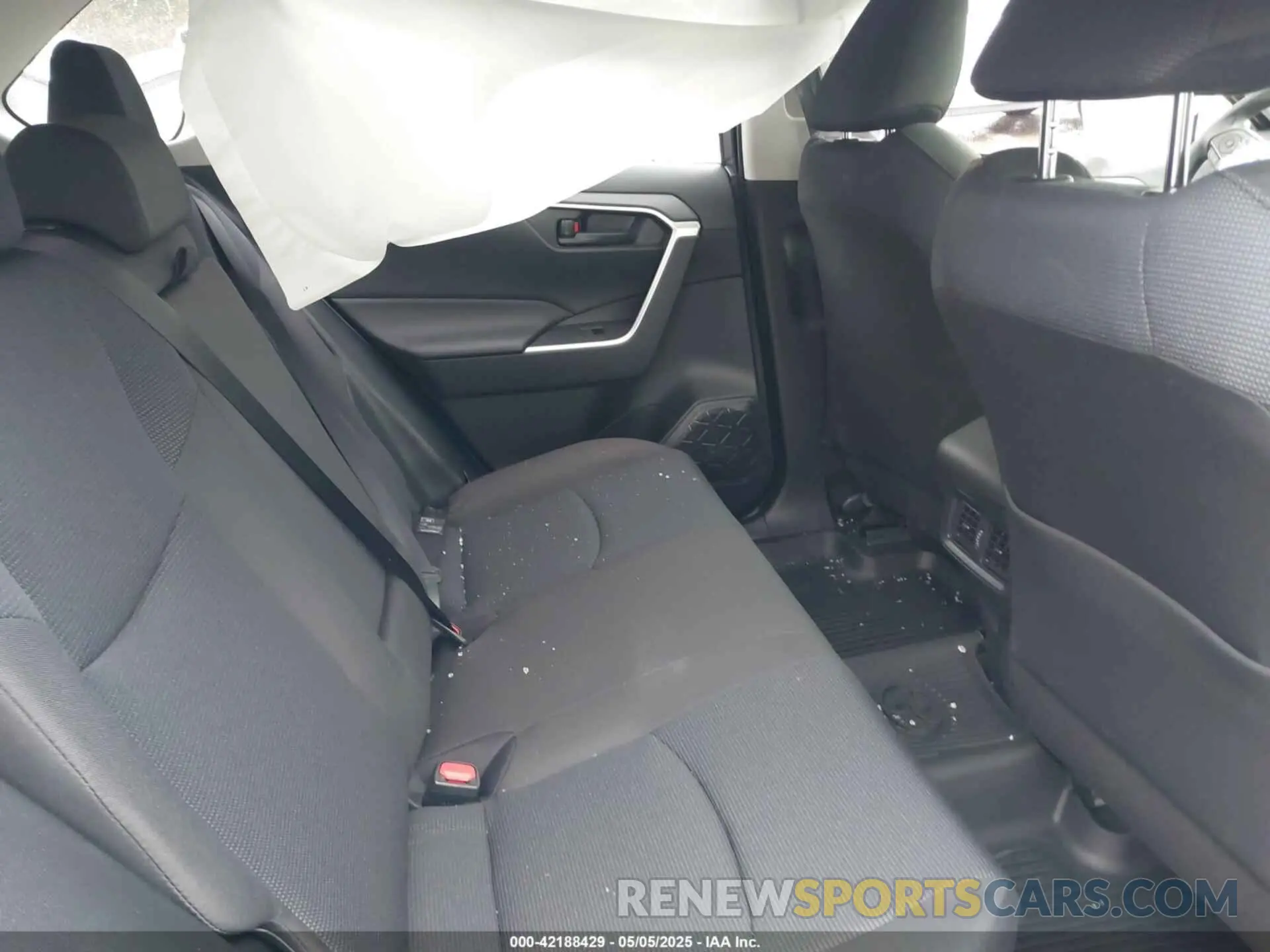 8 Photograph of a damaged car JTMMWRFV7SD296380 TOYOTA RAV4 HYBRID 2025
