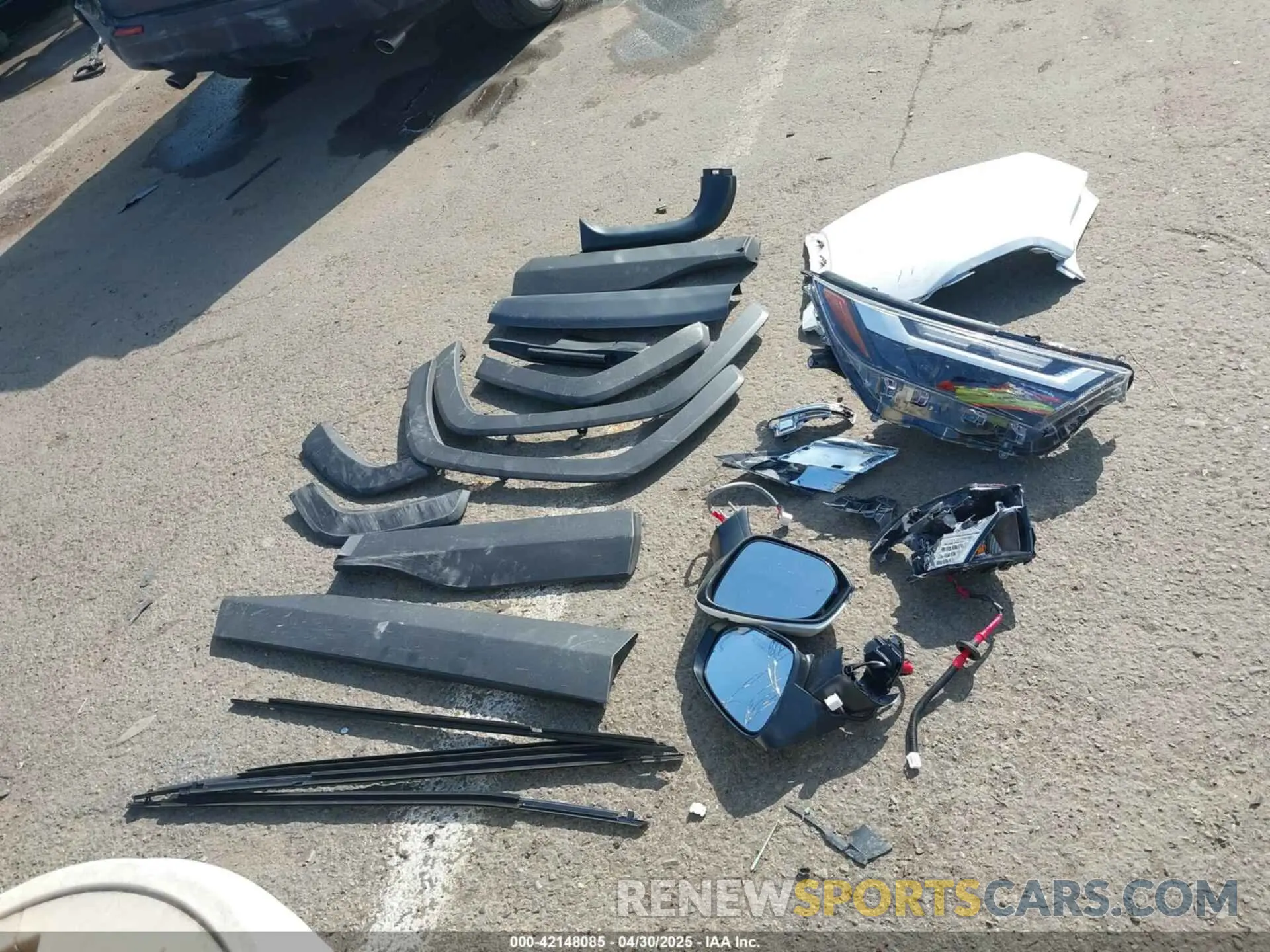 12 Photograph of a damaged car JTMMWRFV9SD277068 TOYOTA RAV4 HYBRID 2025