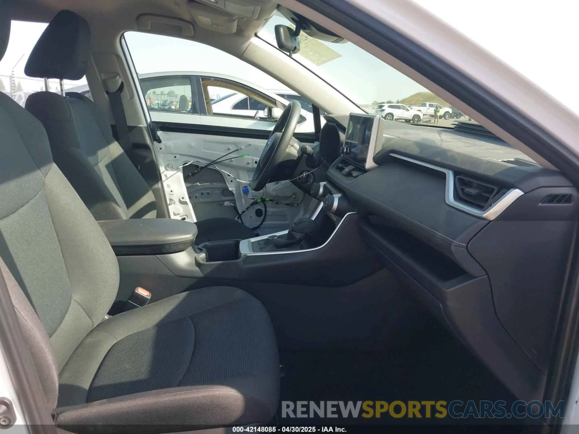 5 Photograph of a damaged car JTMMWRFV9SD277068 TOYOTA RAV4 HYBRID 2025