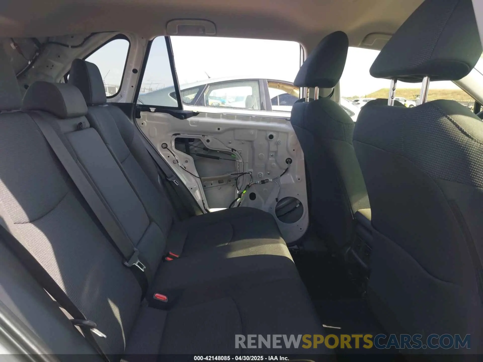 8 Photograph of a damaged car JTMMWRFV9SD277068 TOYOTA RAV4 HYBRID 2025