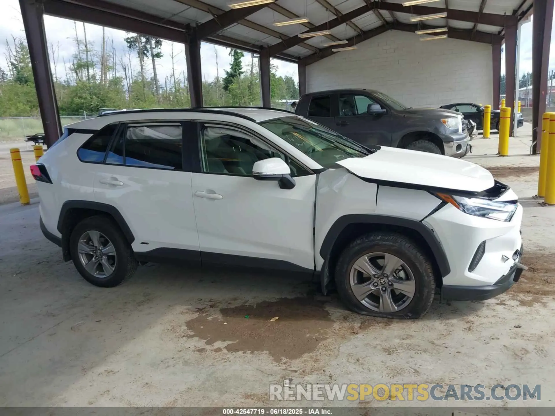 13 Photograph of a damaged car JTMRWRFV2SD286524 TOYOTA RAV4 HYBRID 2025