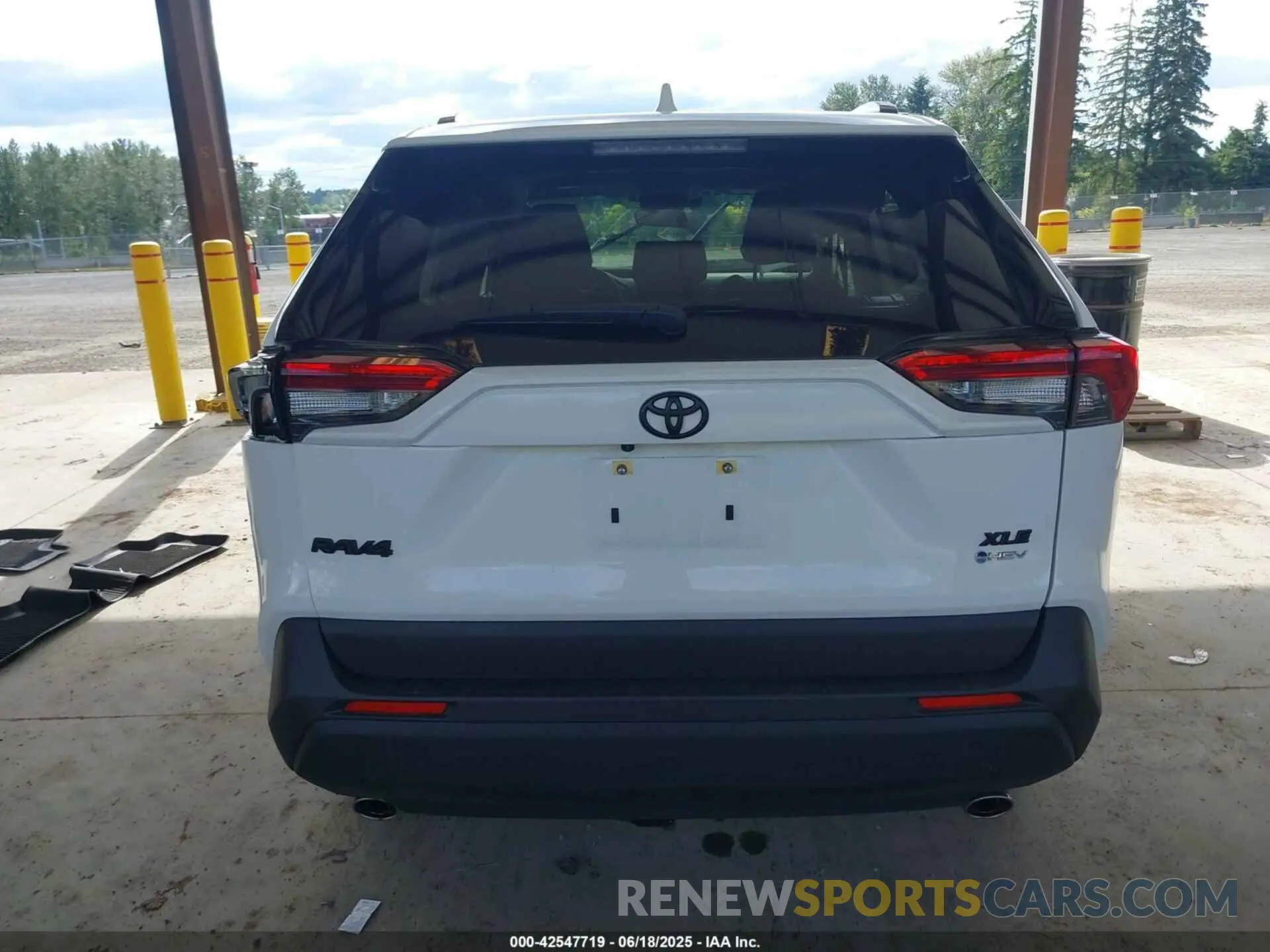 16 Photograph of a damaged car JTMRWRFV2SD286524 TOYOTA RAV4 HYBRID 2025