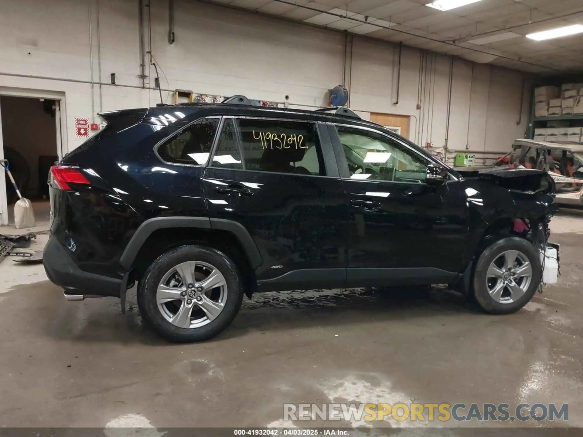 14 Photograph of a damaged car JTMRWRFV5SD275761 TOYOTA RAV4 HYBRID 2025