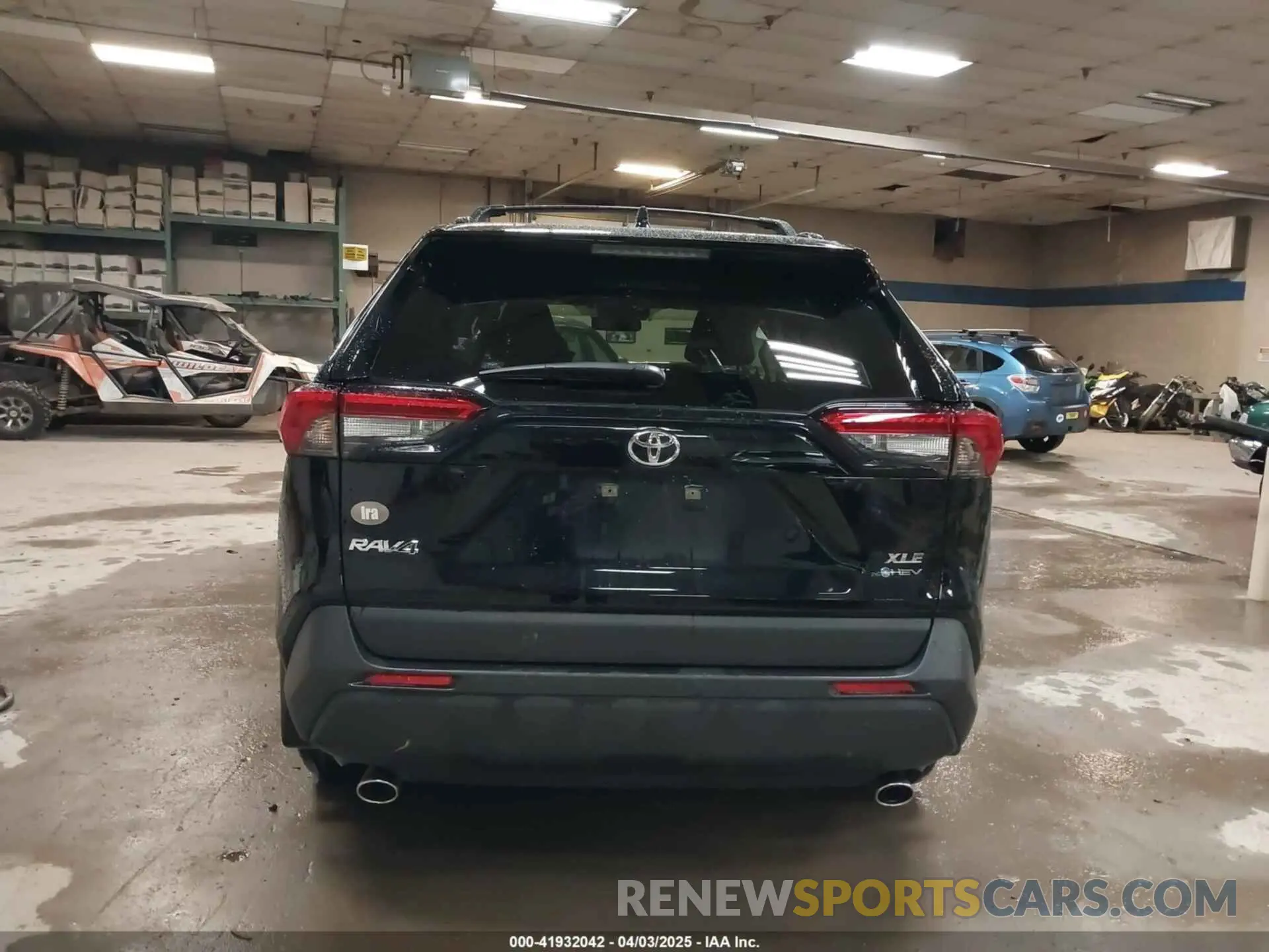 17 Photograph of a damaged car JTMRWRFV5SD275761 TOYOTA RAV4 HYBRID 2025