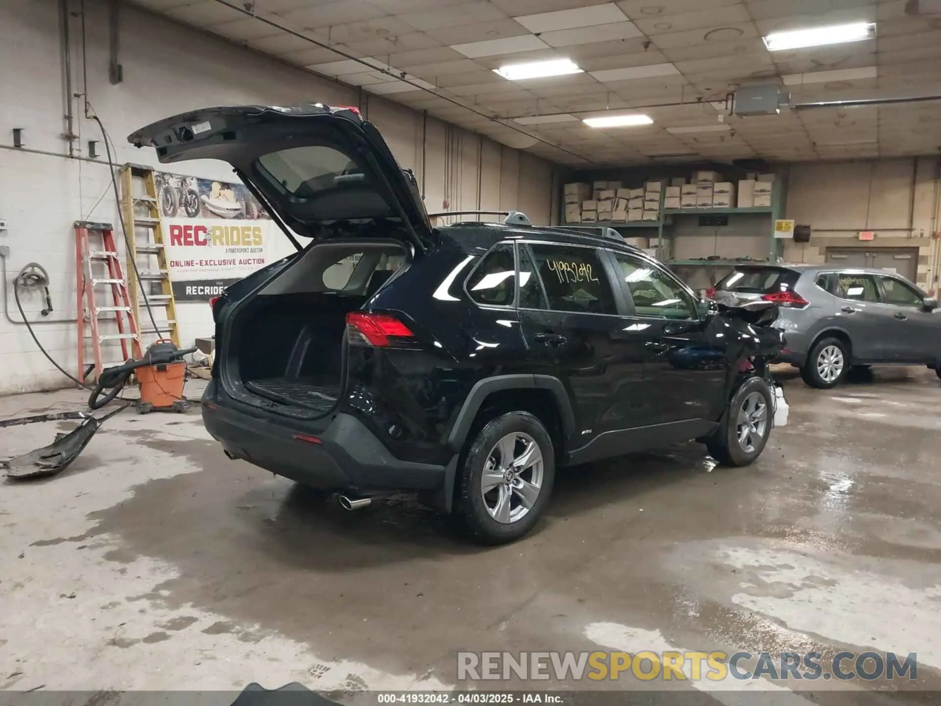 4 Photograph of a damaged car JTMRWRFV5SD275761 TOYOTA RAV4 HYBRID 2025