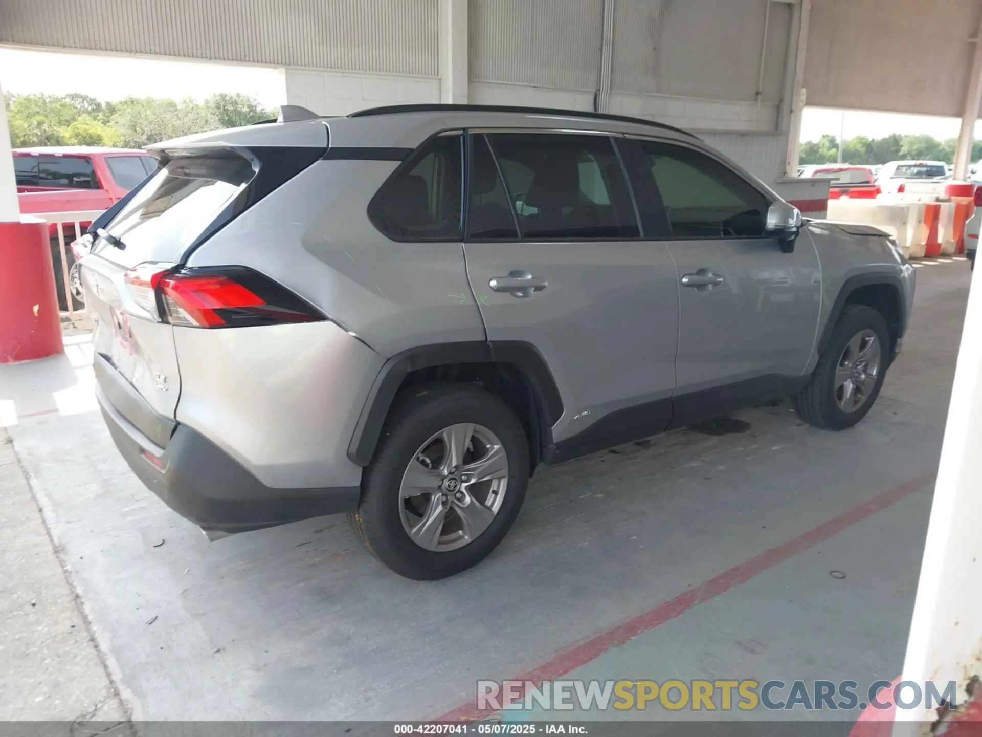 4 Photograph of a damaged car JTMRWRFV5SJ063802 TOYOTA RAV4 HYBRID 2025