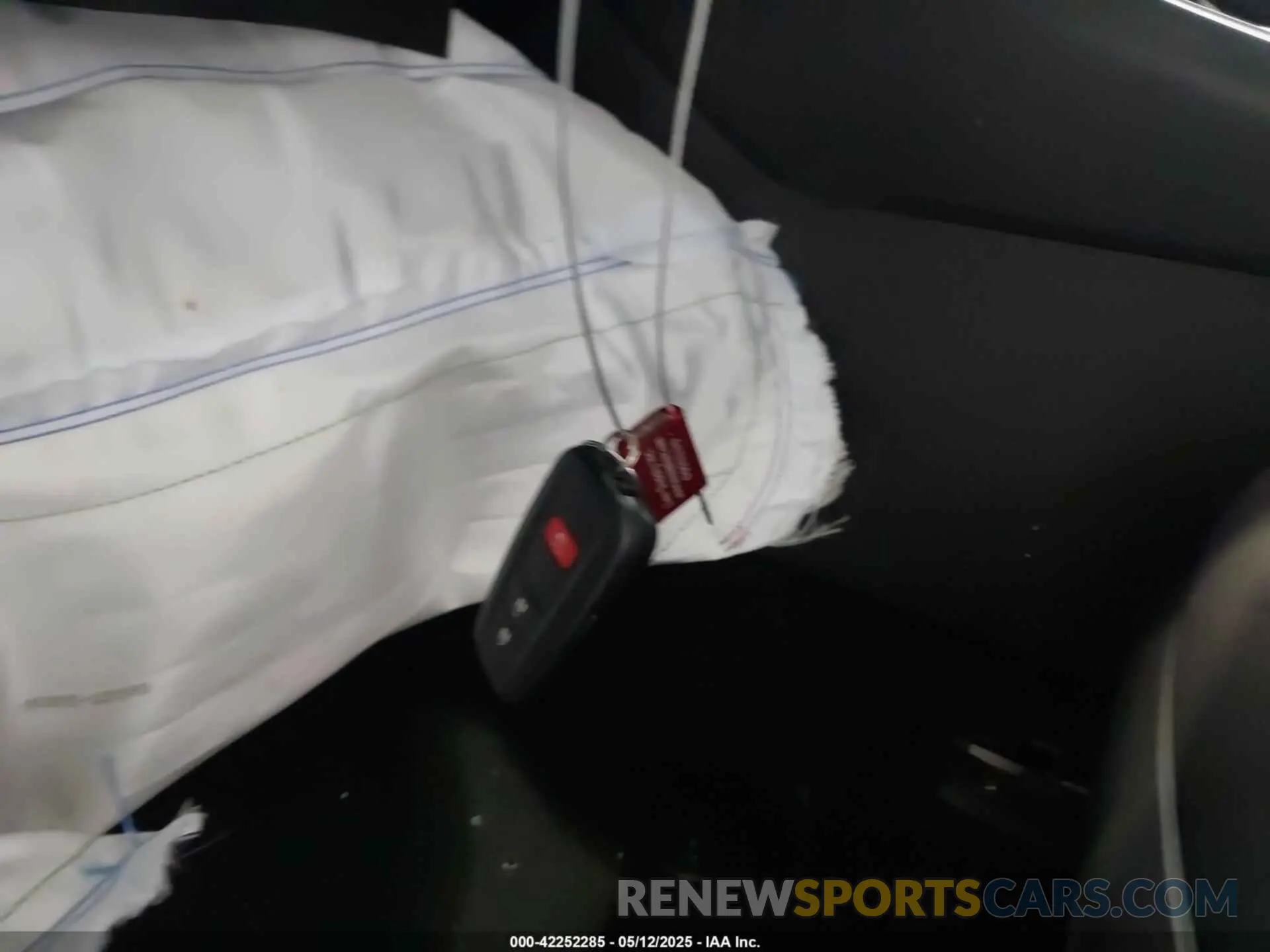 11 Photograph of a damaged car JTMRWRFV8SD301981 TOYOTA RAV4 HYBRID 2025