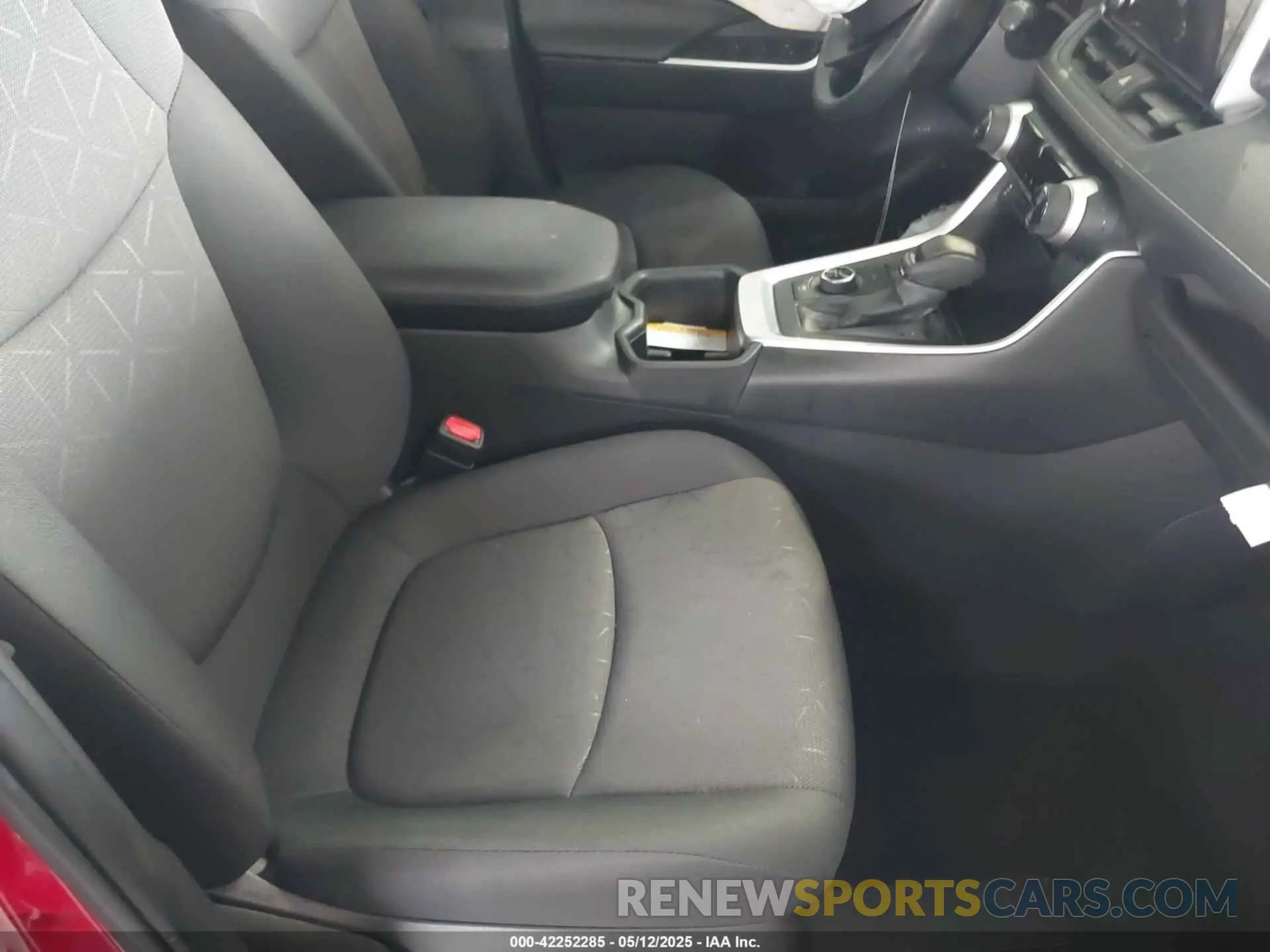 5 Photograph of a damaged car JTMRWRFV8SD301981 TOYOTA RAV4 HYBRID 2025