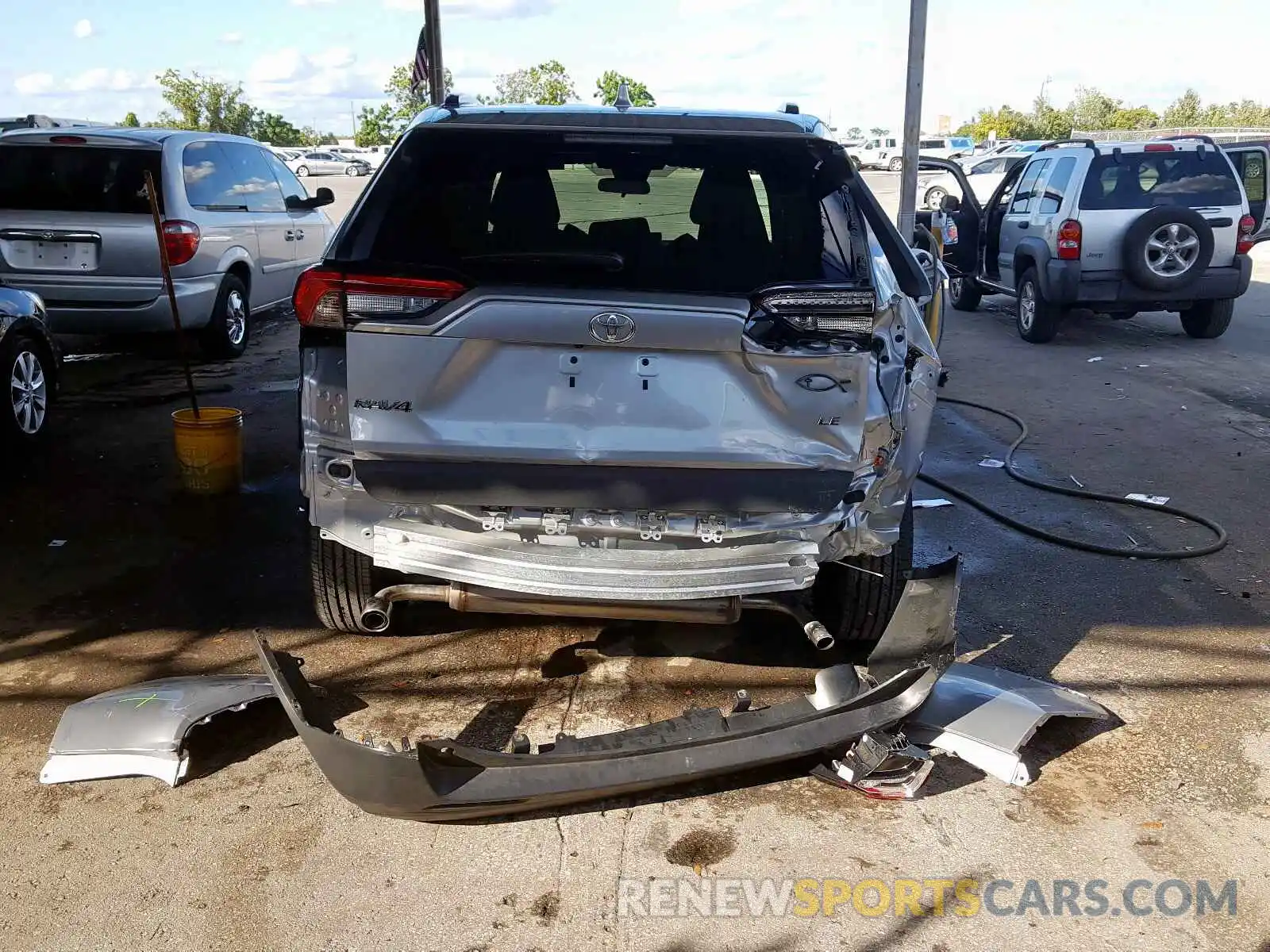 9 Photograph of a damaged car 2T3H1RFV1KW041257 TOYOTA RAV4 LE 2019