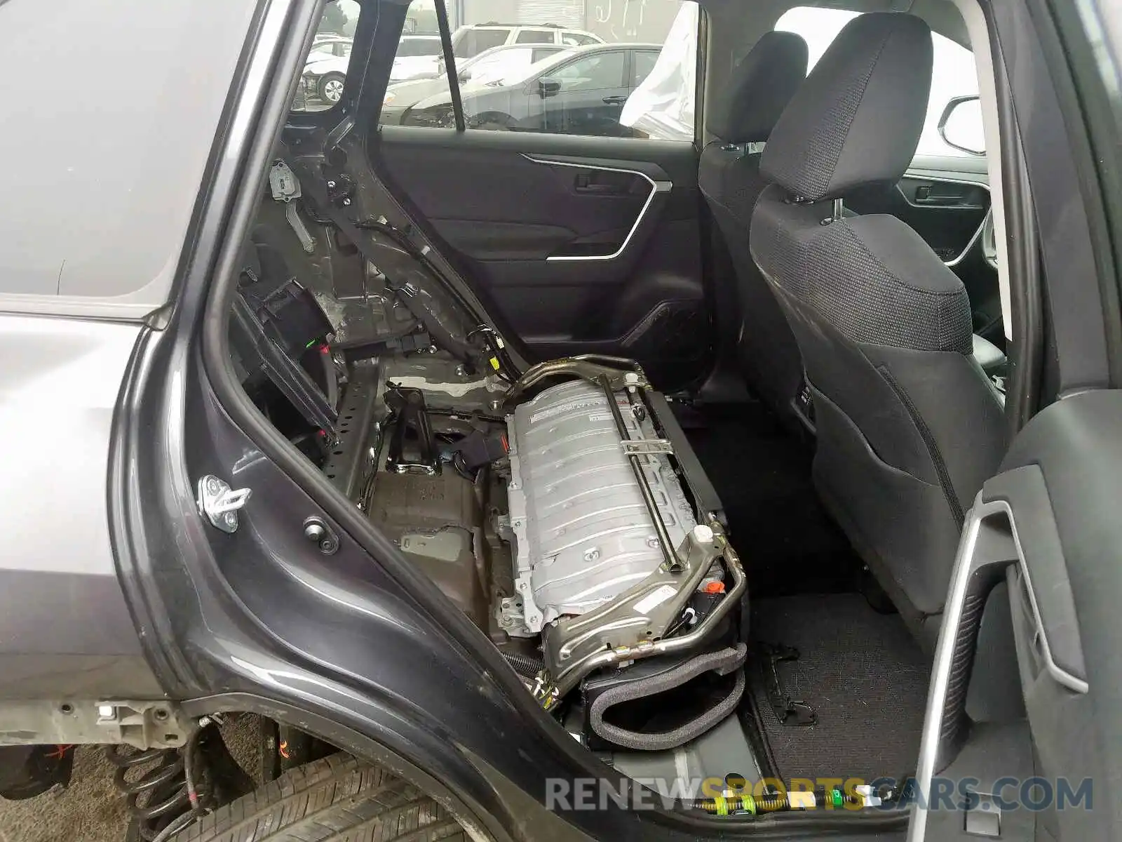 6 Photograph of a damaged car 2T3LWRFV2KW007601 TOYOTA RAV4 LE 2019