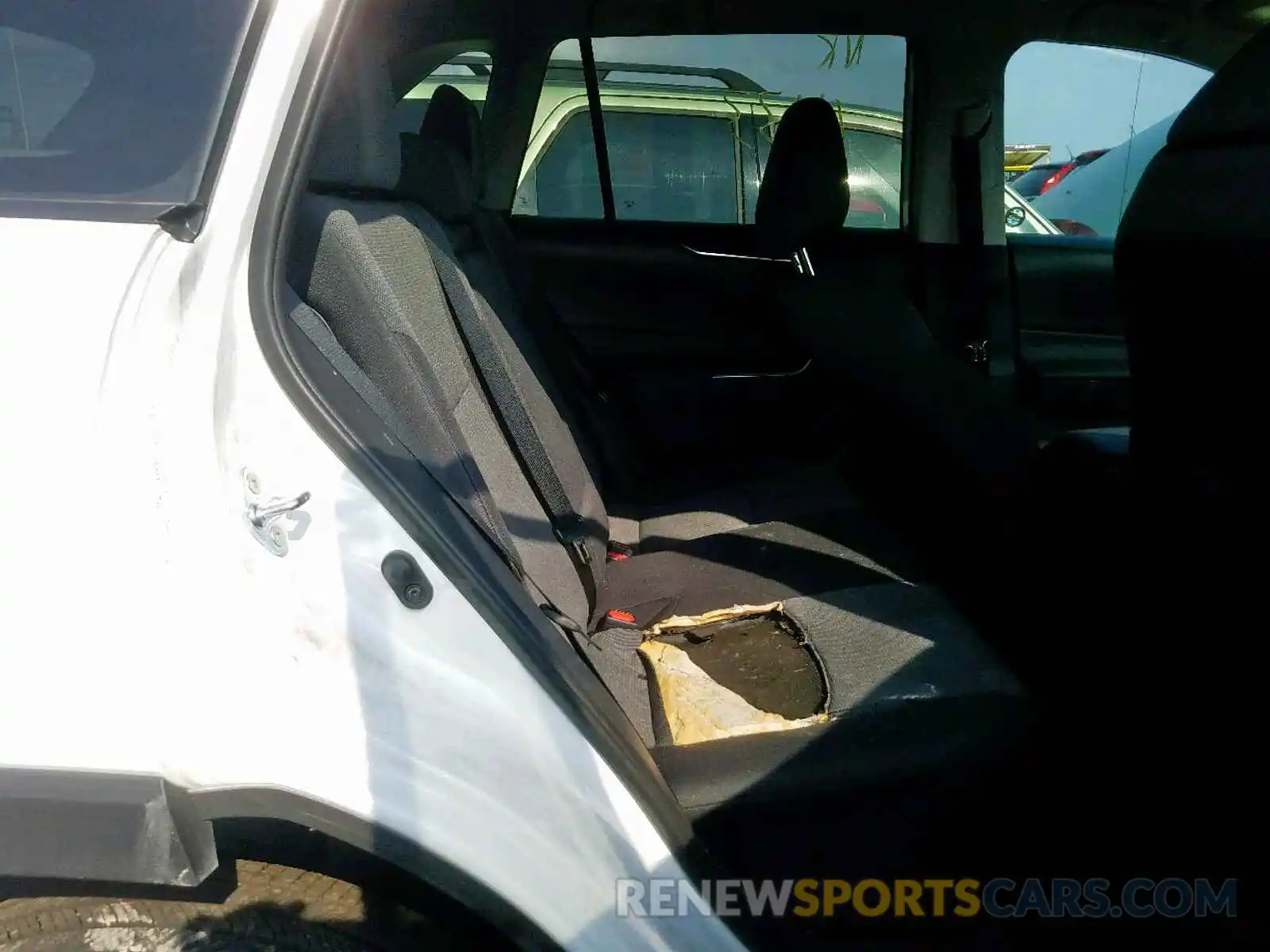 6 Photograph of a damaged car 2T3Z1RFV6KW007352 TOYOTA RAV4 LE 2019