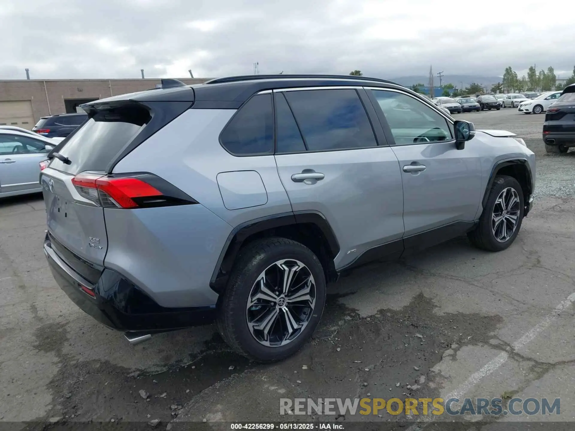 4 Photograph of a damaged car JTMFB3FV0SD238869 TOYOTA RAV4 PLUG-IN HYBRID 2025