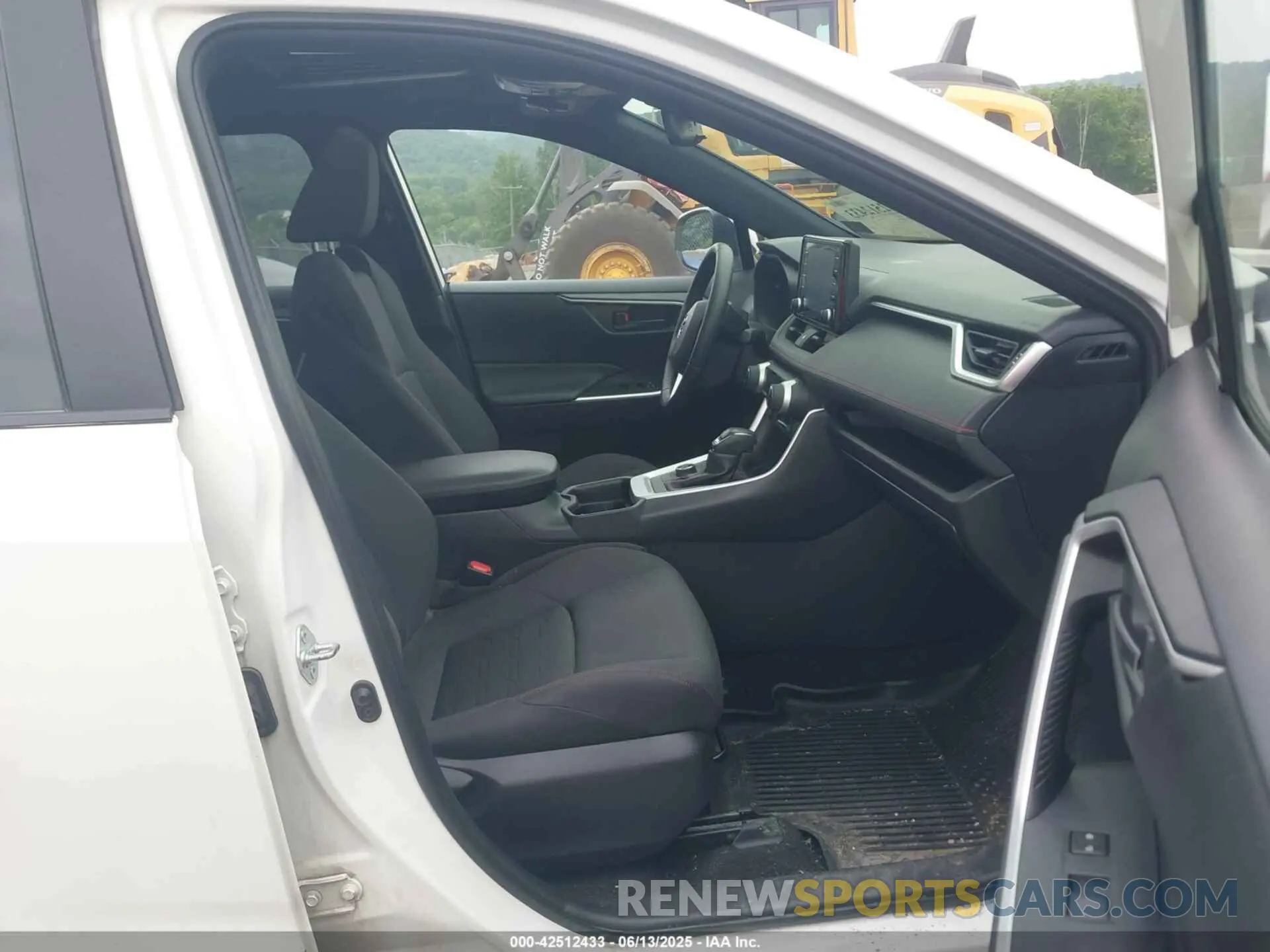 5 Photograph of a damaged car JTMAB3FV0MD054061 TOYOTA RAV4 PRIME 2021