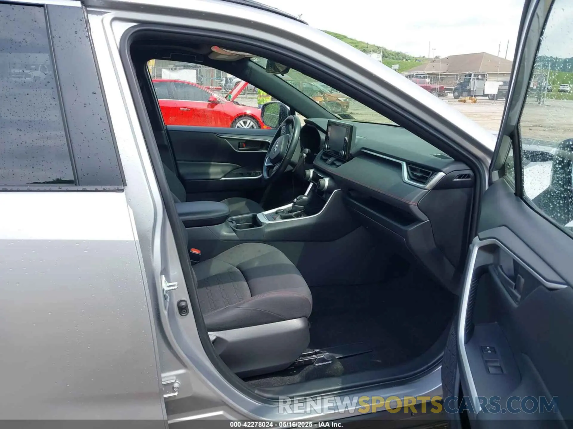 5 Photograph of a damaged car JTMAB3FV9MD055340 TOYOTA RAV4 PRIME 2021