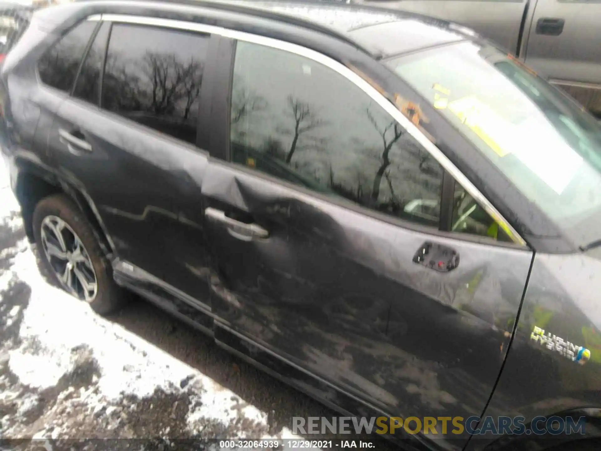 6 Photograph of a damaged car JTMFB3FV1MD044094 TOYOTA RAV4 PRIME 2021