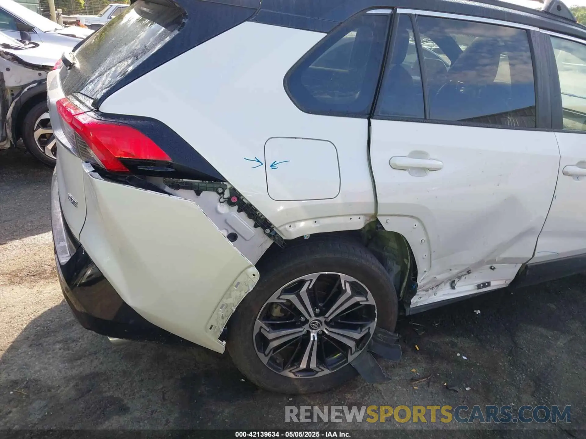 6 Photograph of a damaged car JTMFB3FV2MD072504 TOYOTA RAV4 PRIME 2021