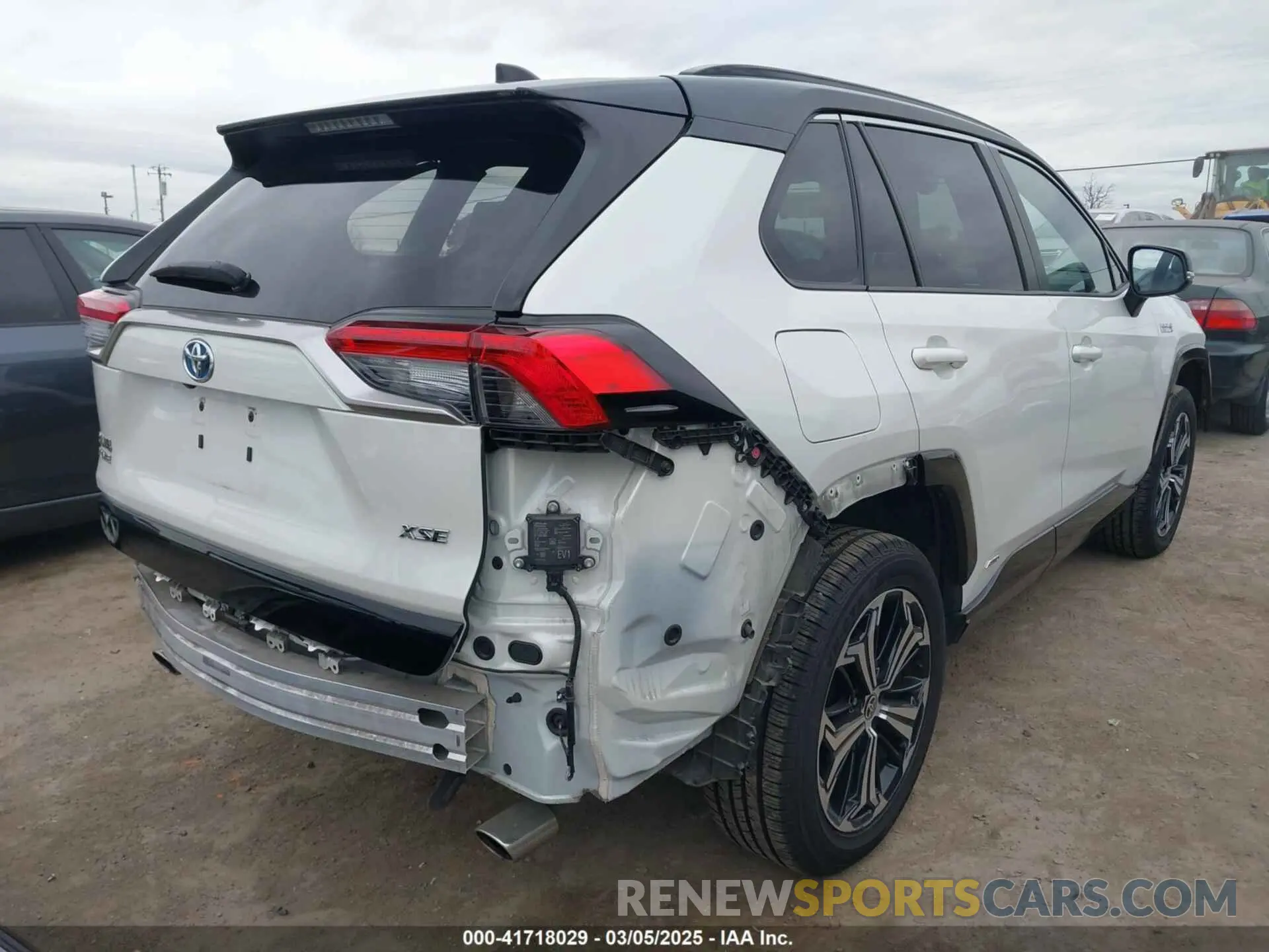 4 Photograph of a damaged car JTMFB3FV5MD074392 TOYOTA RAV4 PRIME 2021