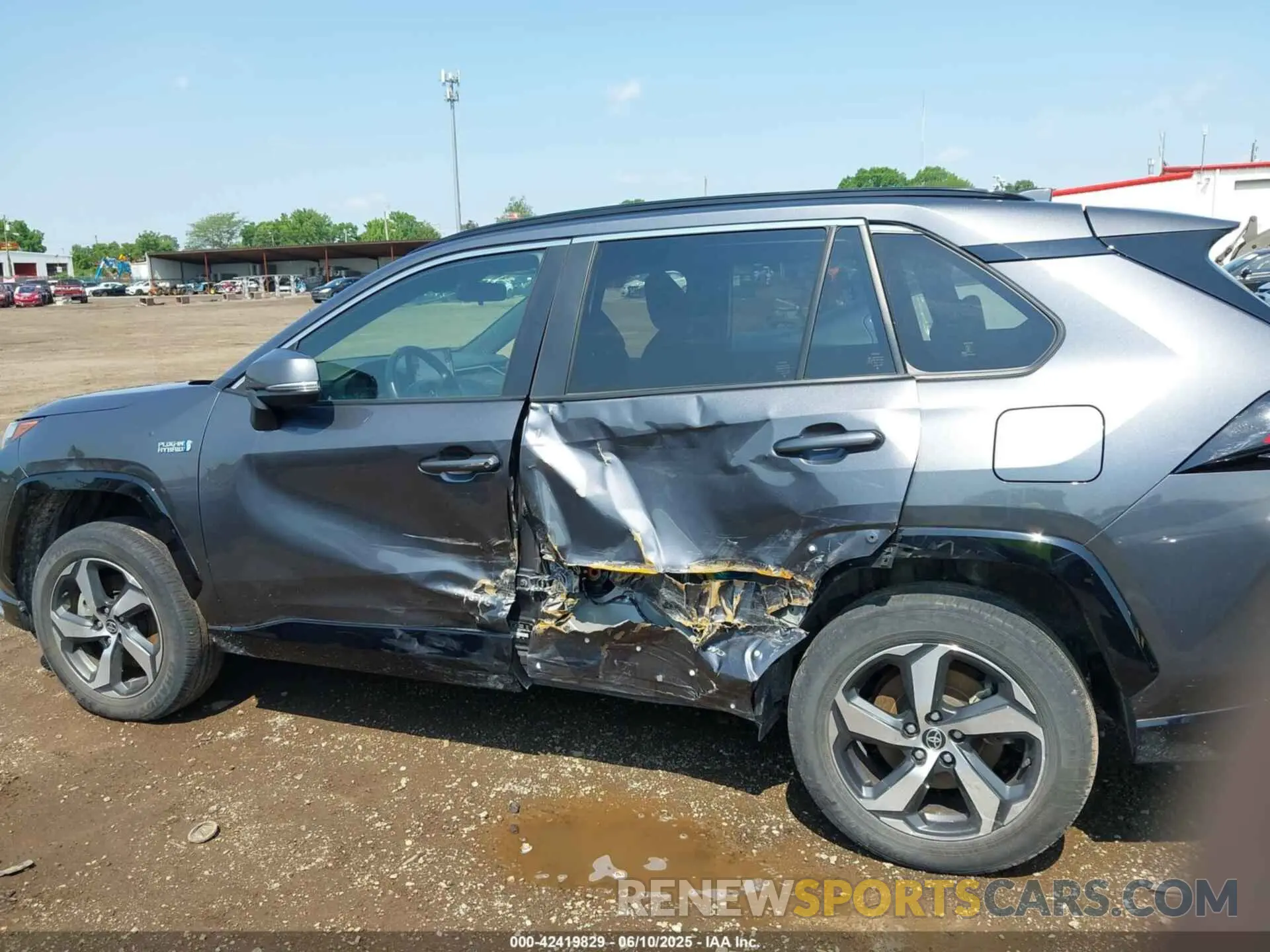 14 Photograph of a damaged car JTMAB3FV0ND091922 TOYOTA RAV4 PRIME 2022