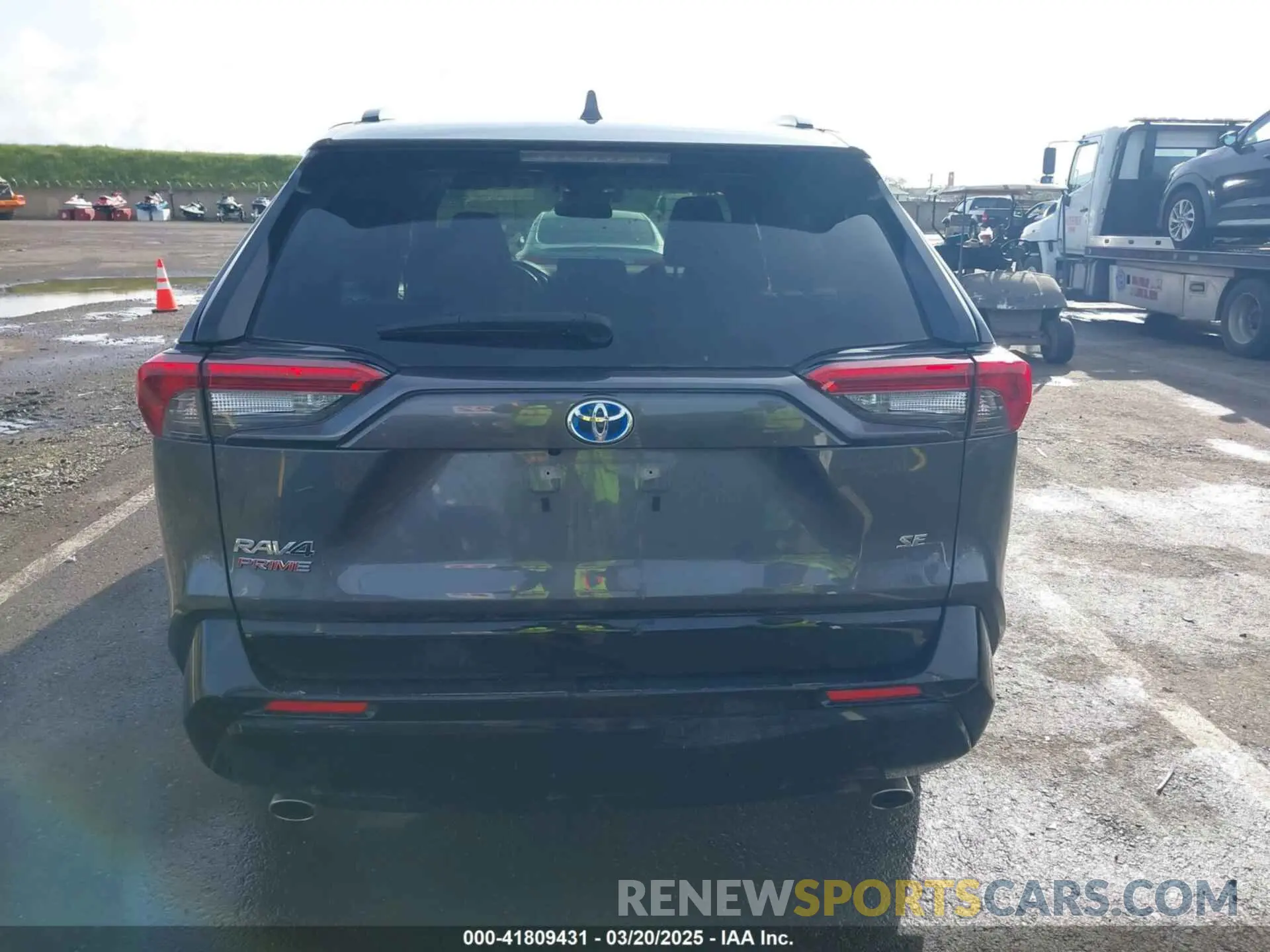 17 Photograph of a damaged car JTMAB3FV6ND108626 TOYOTA RAV4 PRIME 2022