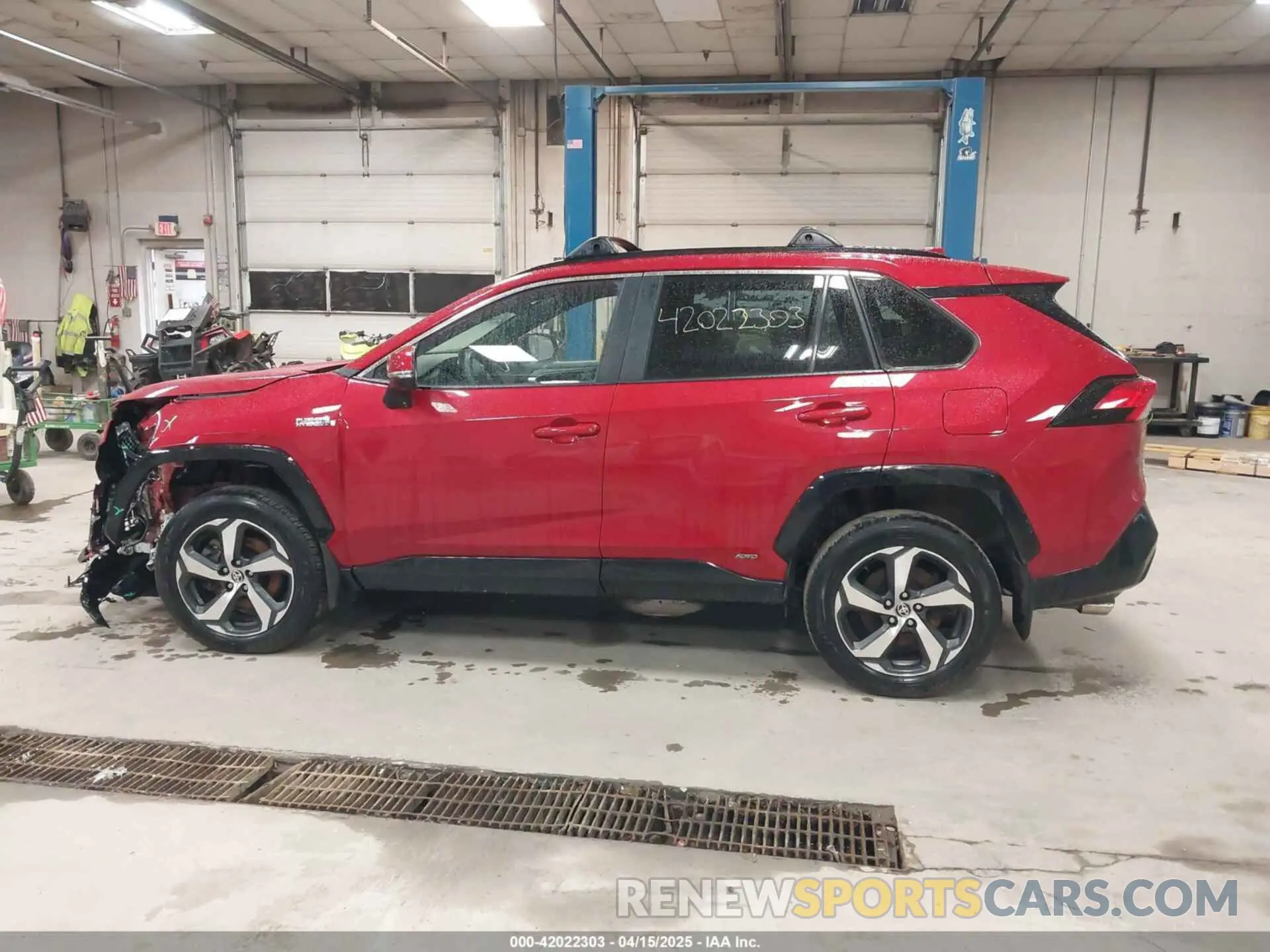 14 Photograph of a damaged car JTMCB3FV7ND087777 TOYOTA RAV4 PRIME 2022