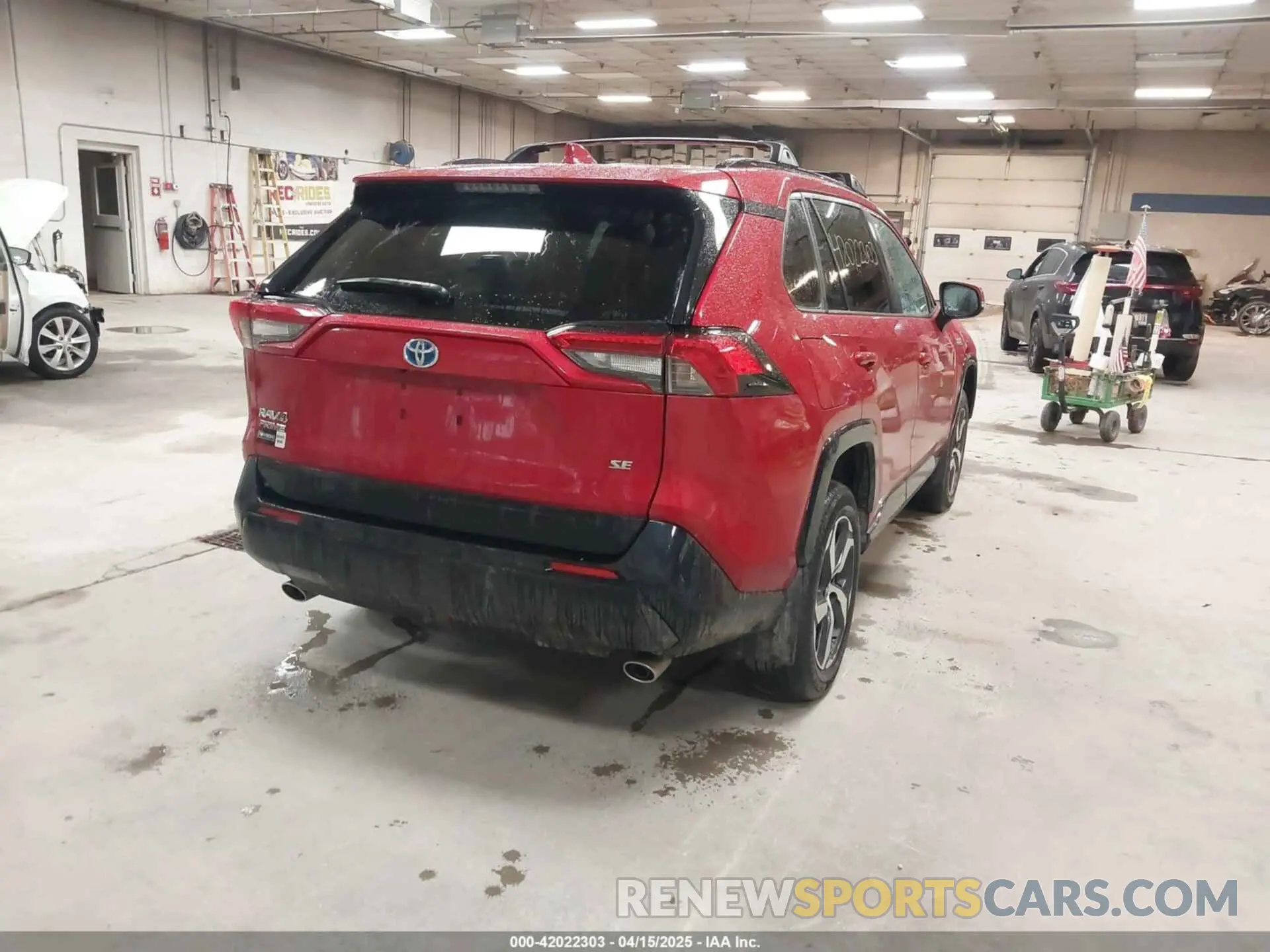 4 Photograph of a damaged car JTMCB3FV7ND087777 TOYOTA RAV4 PRIME 2022