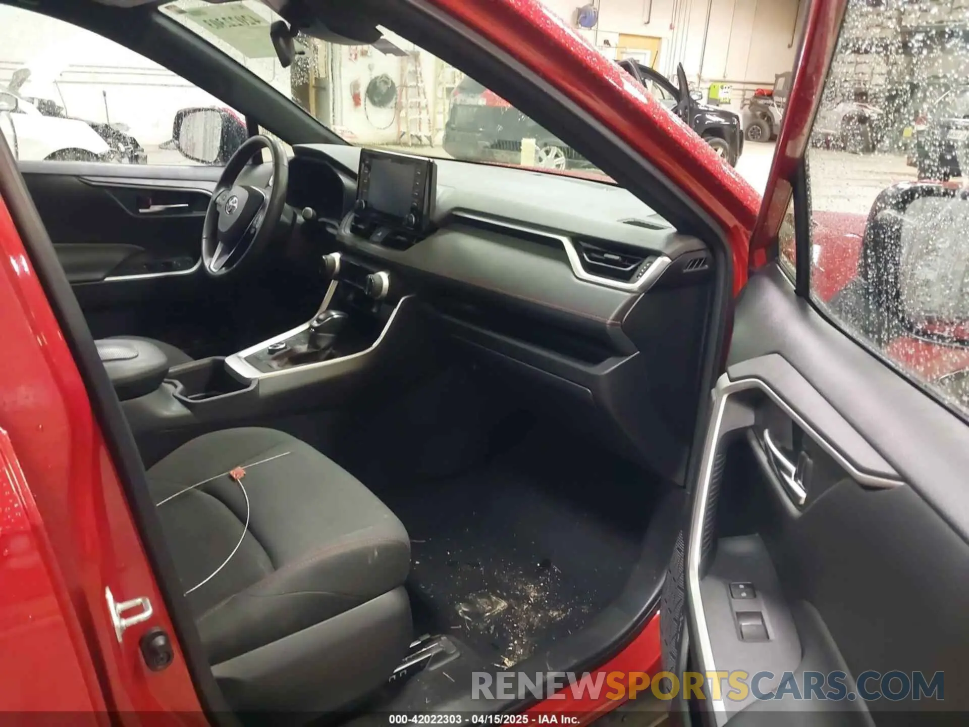 5 Photograph of a damaged car JTMCB3FV7ND087777 TOYOTA RAV4 PRIME 2022