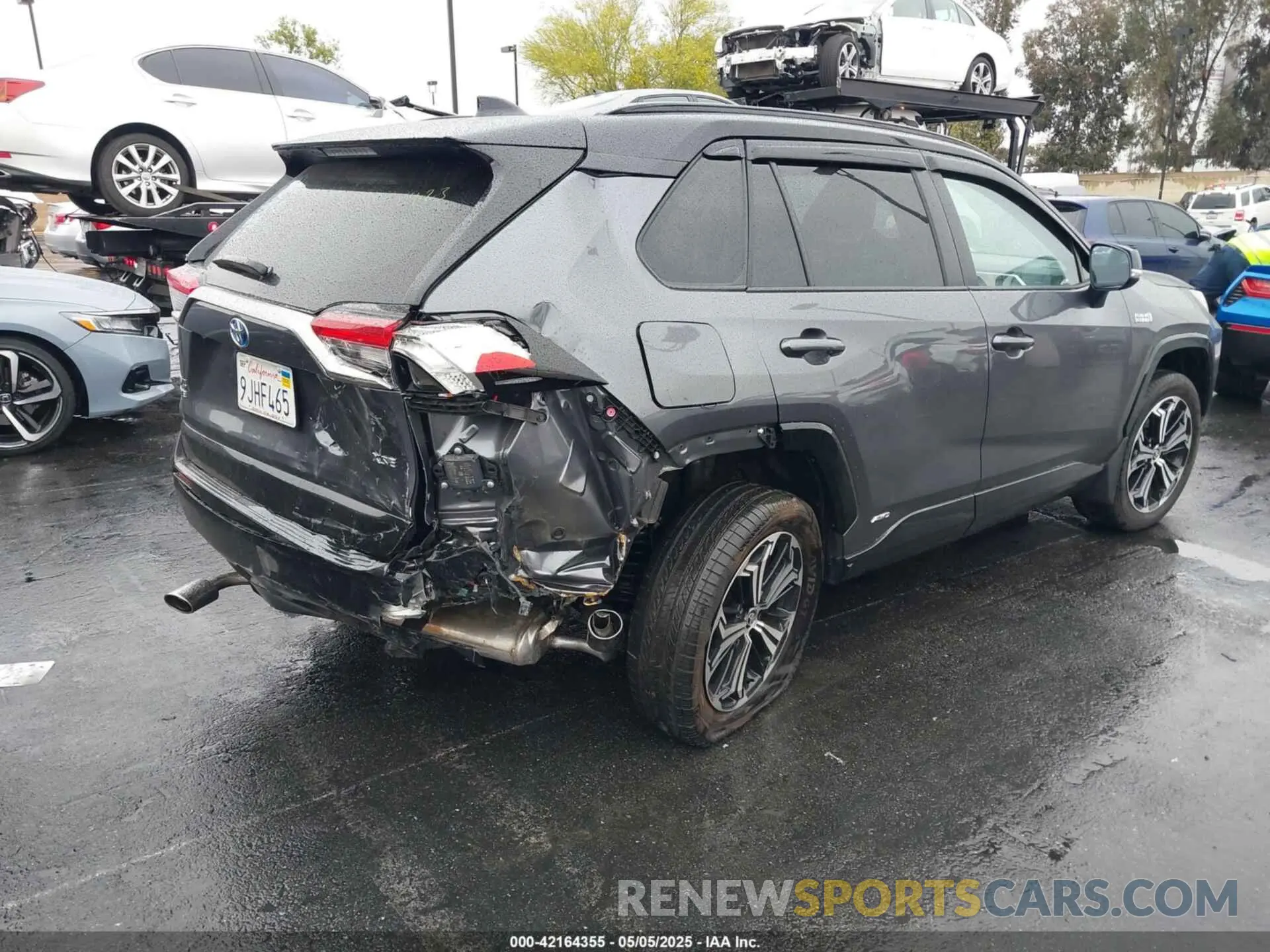4 Photograph of a damaged car JTMFB3FV4PD158644 TOYOTA RAV4 PRIME 2023