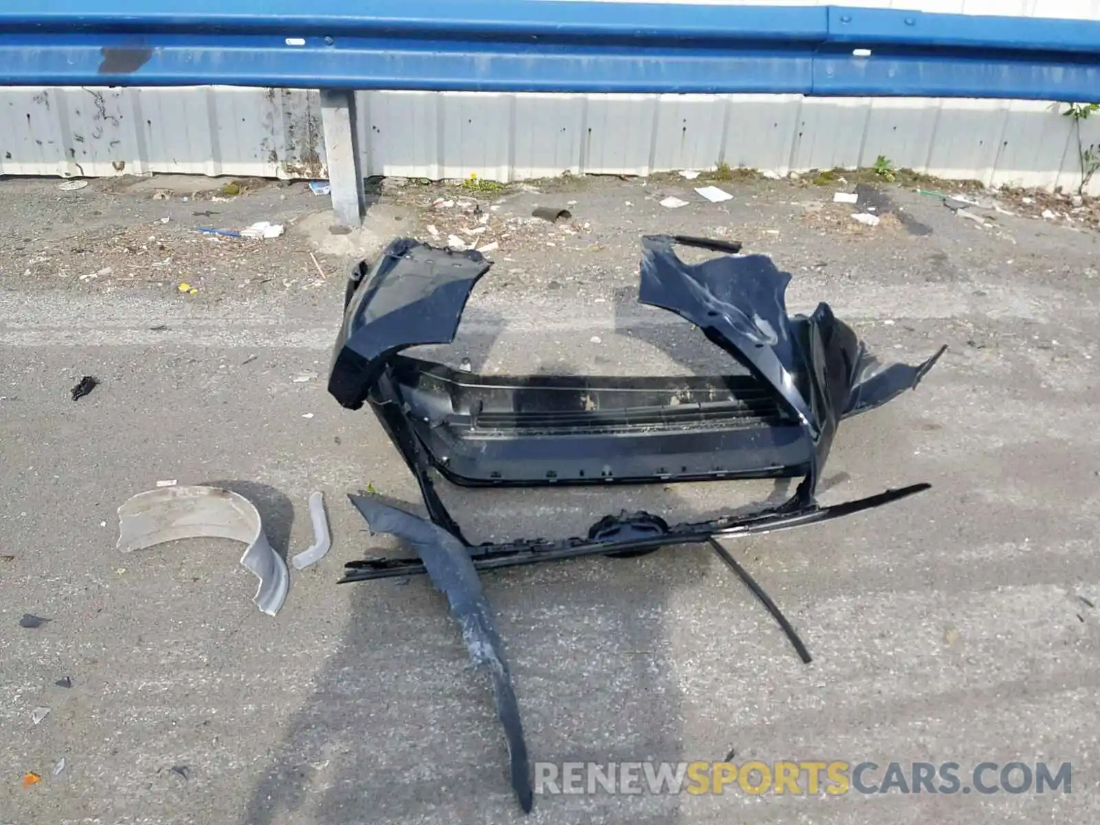 9 Photograph of a damaged car 2T3P1RFV0KW010965 TOYOTA RAV4 XLE 2019