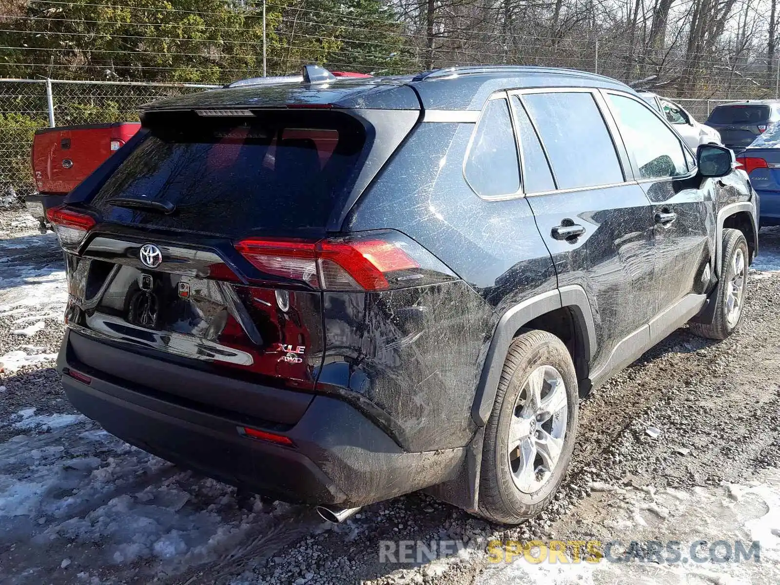 4 Photograph of a damaged car 2T3P1RFV3KW078807 TOYOTA RAV4 XLE 2019