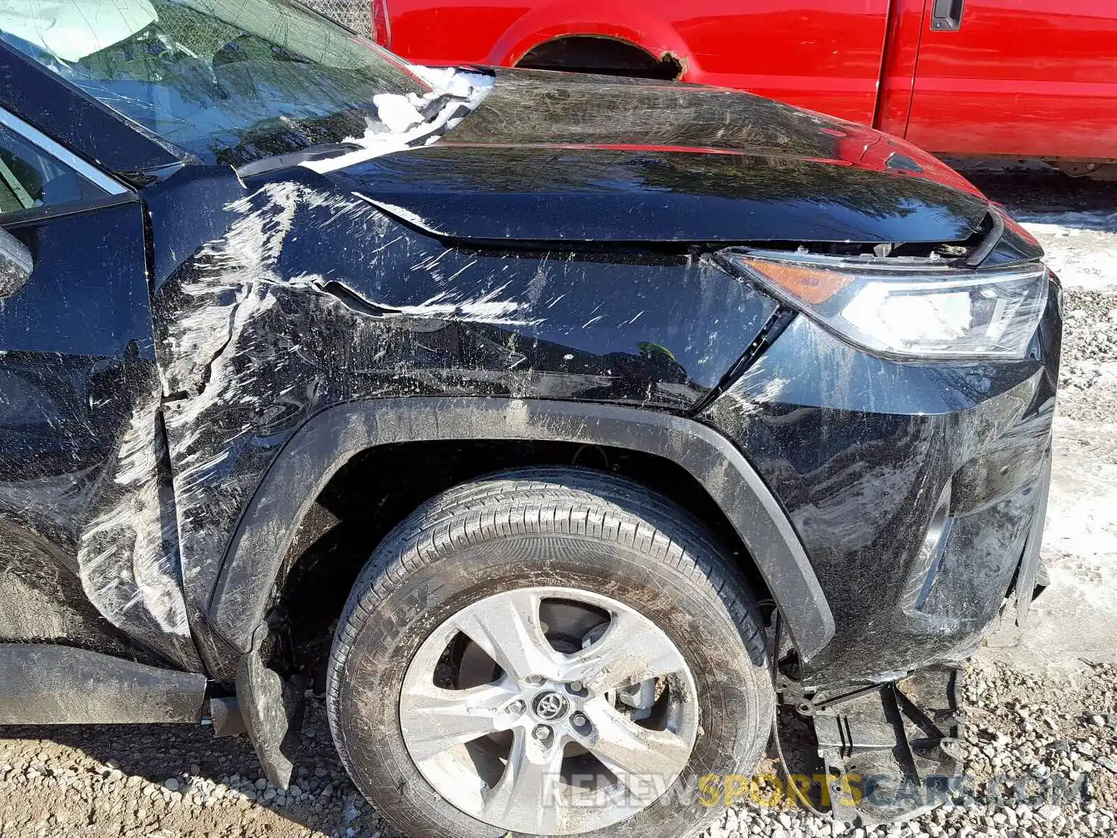 9 Photograph of a damaged car 2T3P1RFV3KW078807 TOYOTA RAV4 XLE 2019