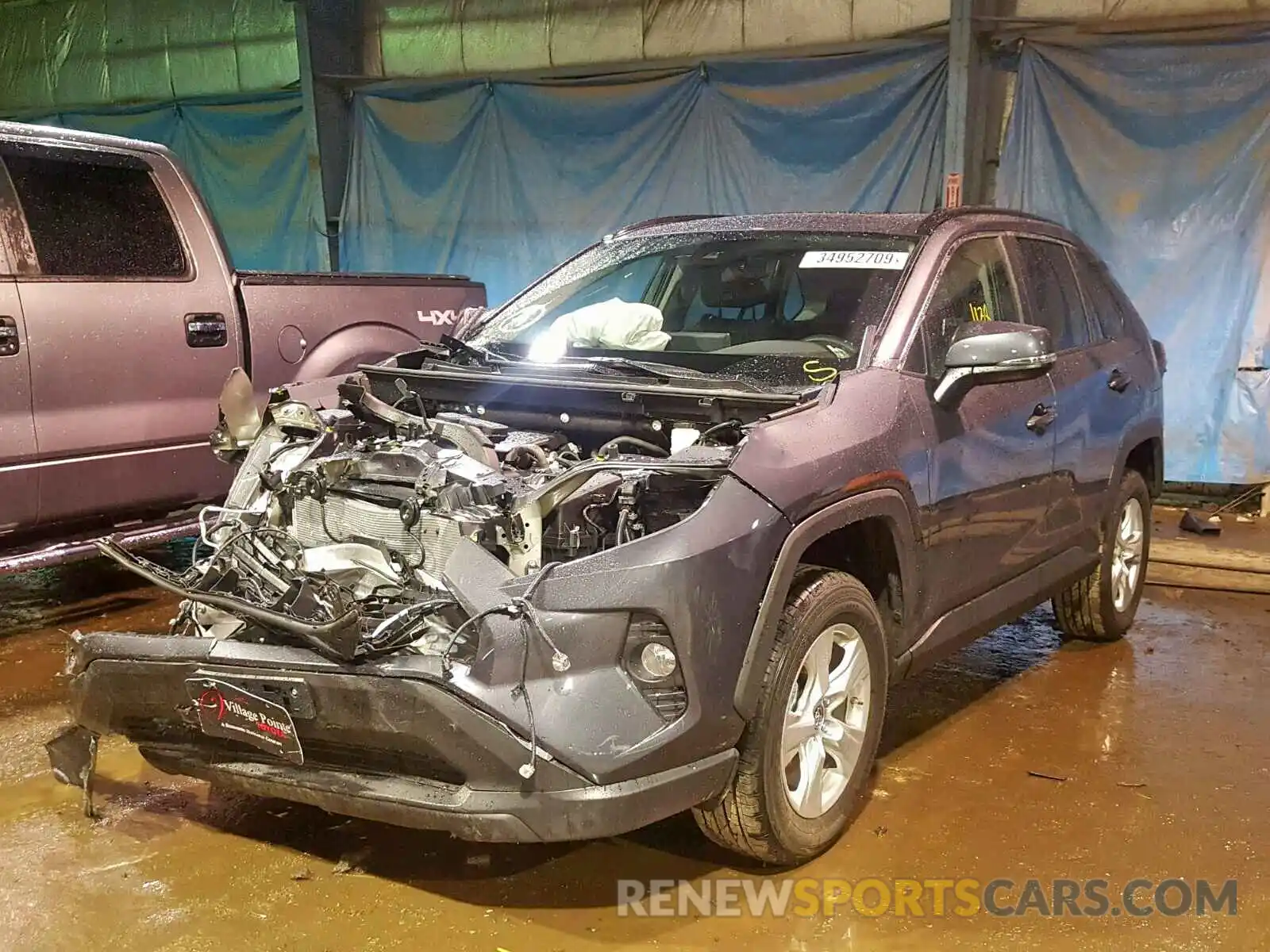 2 Photograph of a damaged car 2T3P1RFV4KW041684 TOYOTA RAV4 XLE 2019