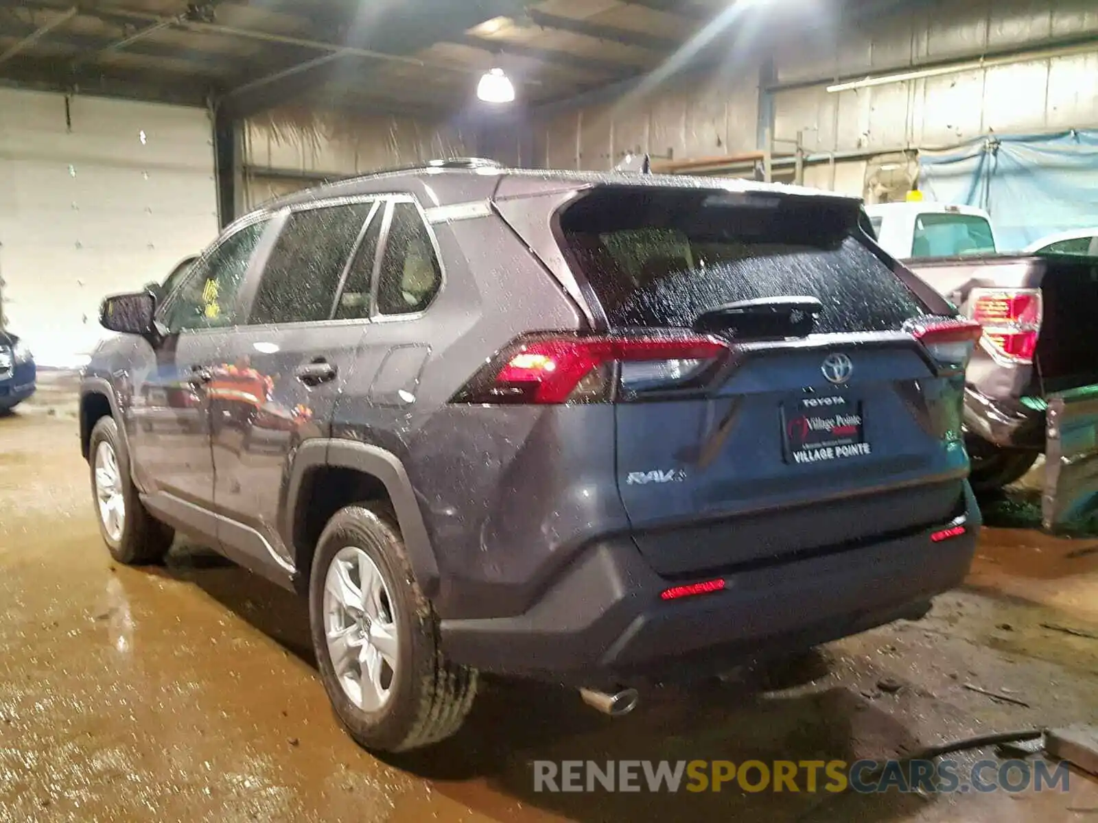 3 Photograph of a damaged car 2T3P1RFV4KW041684 TOYOTA RAV4 XLE 2019