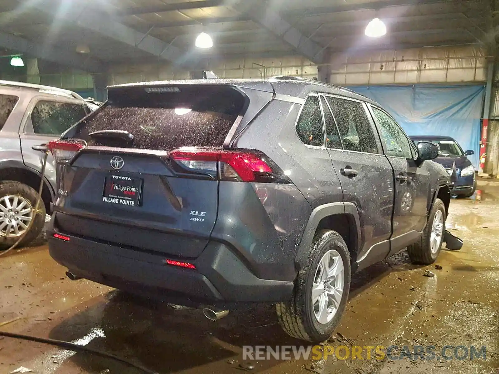 4 Photograph of a damaged car 2T3P1RFV4KW041684 TOYOTA RAV4 XLE 2019