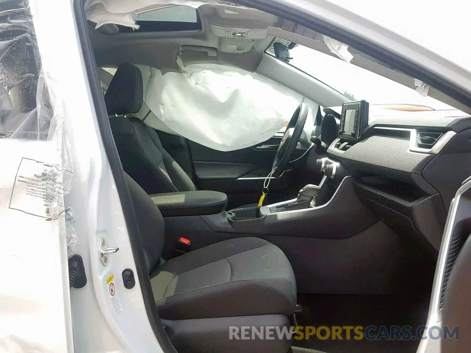 5 Photograph of a damaged car 2T3P1RFV6KW020223 TOYOTA RAV4 XLE 2019