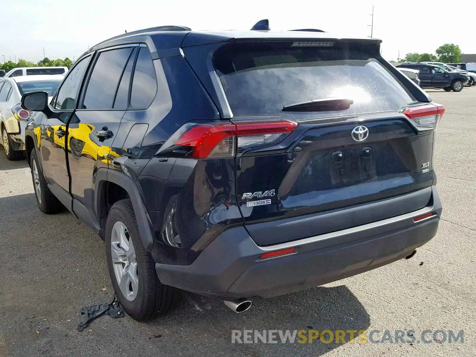 3 Photograph of a damaged car 2T3P1RFV7KW012129 TOYOTA RAV4 XLE 2019